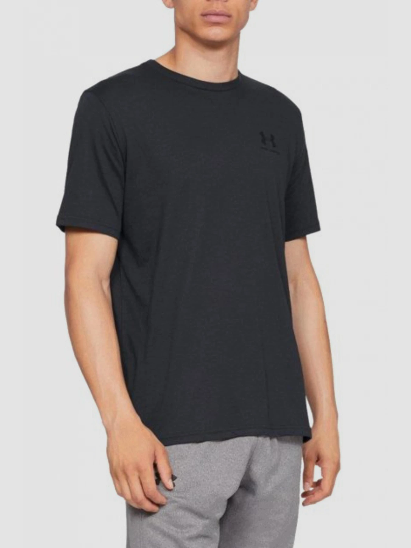 Футболки и поло Under Armour Sportstyle Left Chest модель 1326799-001 Футболки и поло Under Armour Sportstyle Left Chest модель 1326799-001 Фото