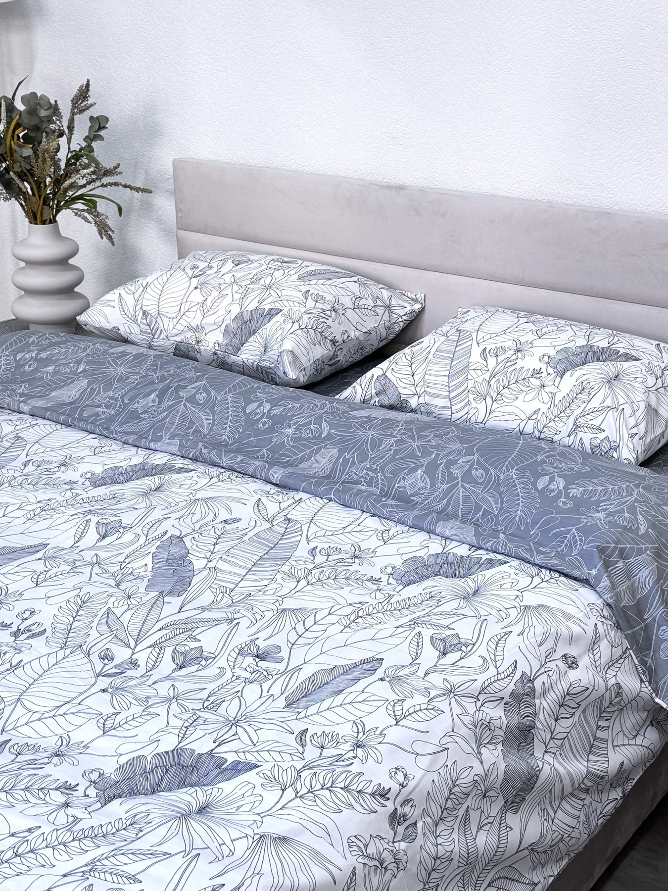 Комплект постільної білизни полуторний сатин білий (рис. 24312) Ecotton модель 24805 Комплект постільної білизни полуторний сатин білий (рис. 24312) Ecotton модель 24805 Фото