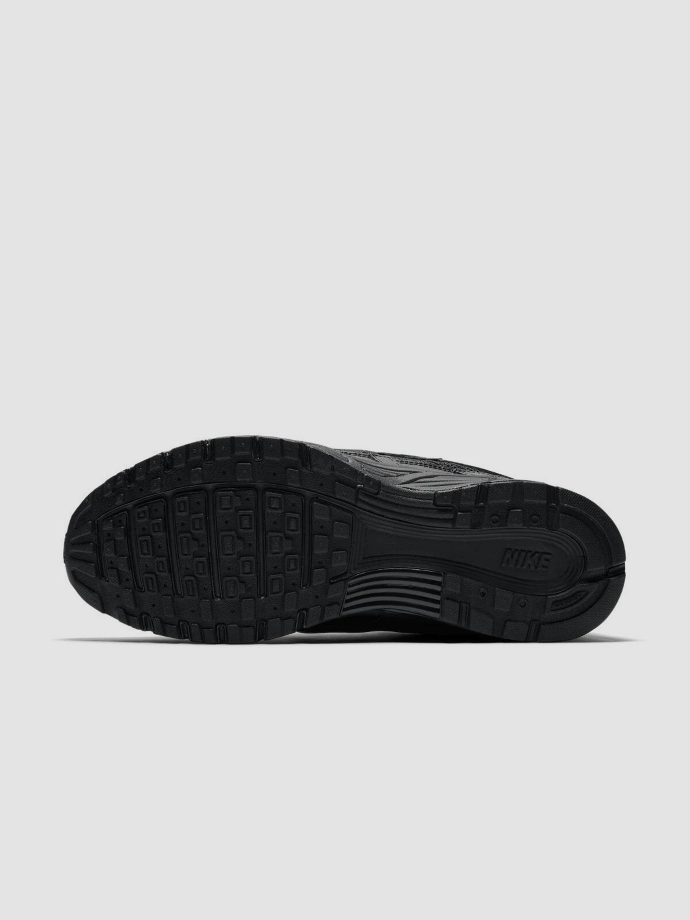 Кроссовки NIKE P-6000 модель CD6404-002 Фото