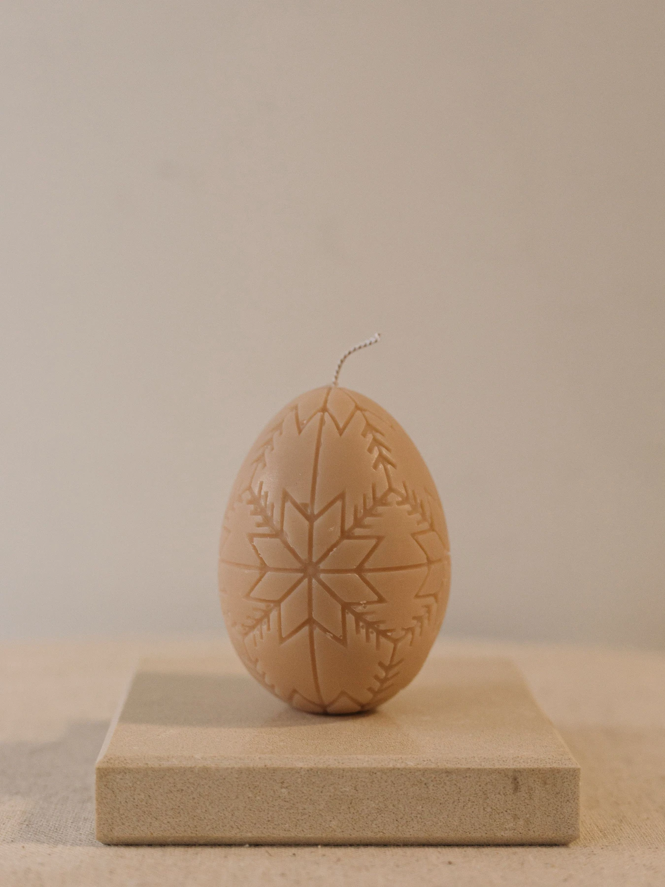 Великодня аромасвічка "Крашанка", аромат "Wassail (глінтвейн)", з натурального оливкового воску Candle Design модель 170.2001 Фото