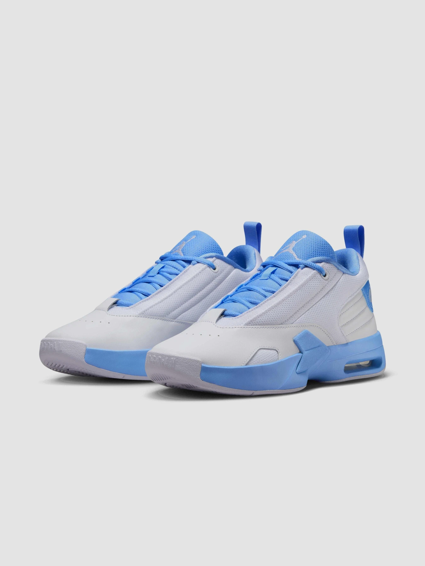 Кроссовки Jordan Max Aura 6 модель FQ7943-100 Кроссовки Jordan Max Aura 6 модель FQ7943-100 Фото