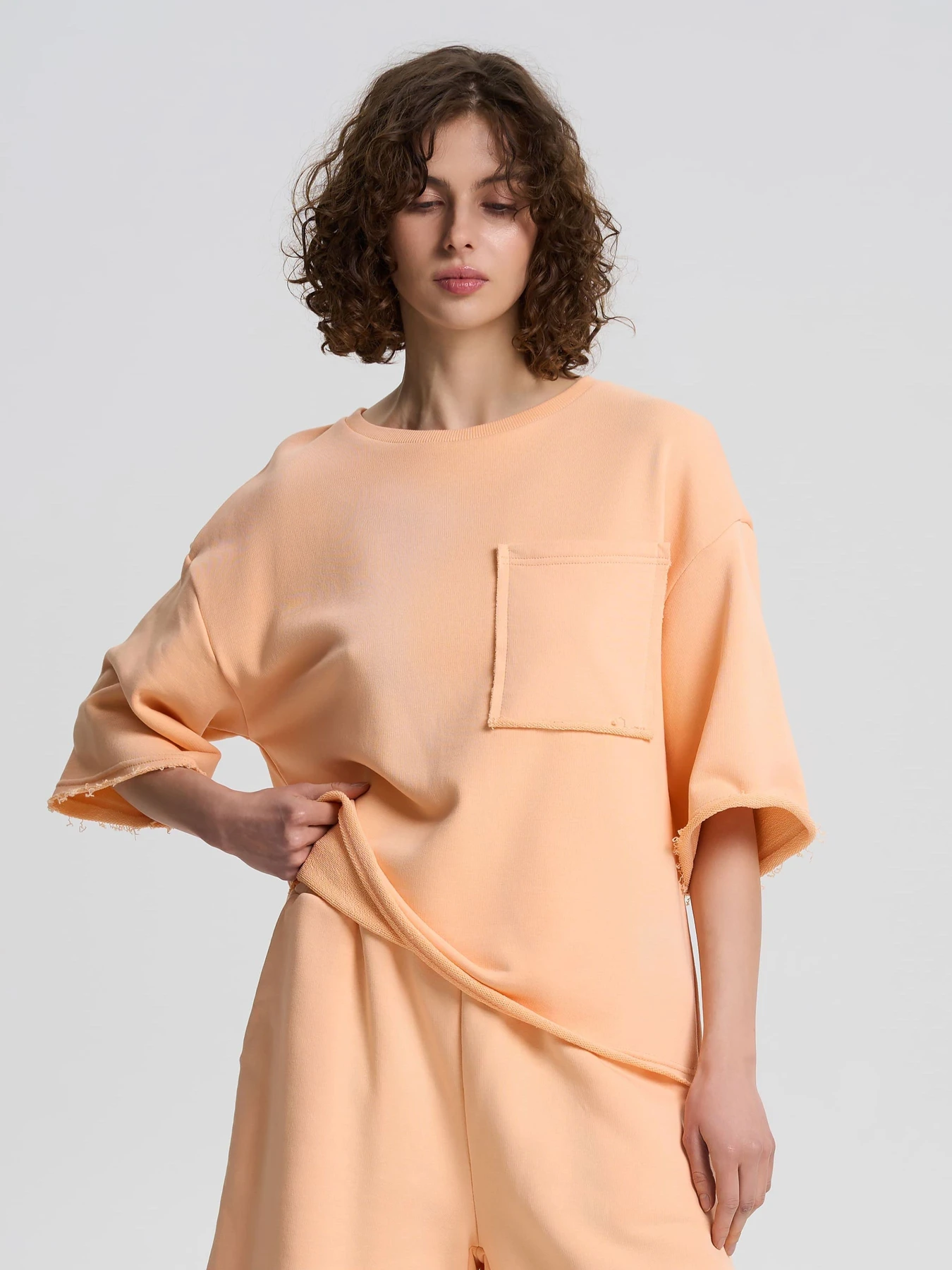 Футболки і поло Роза модель 240607_peach Футболки і поло Роза модель 240607_peach Фото