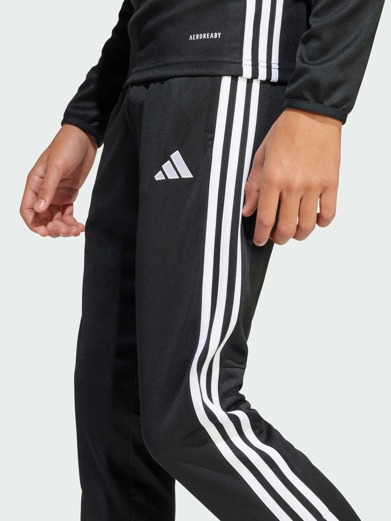 Брюки Adidas Tiro модель JD0573 Брюки Adidas Tiro модель JD0573 Фото