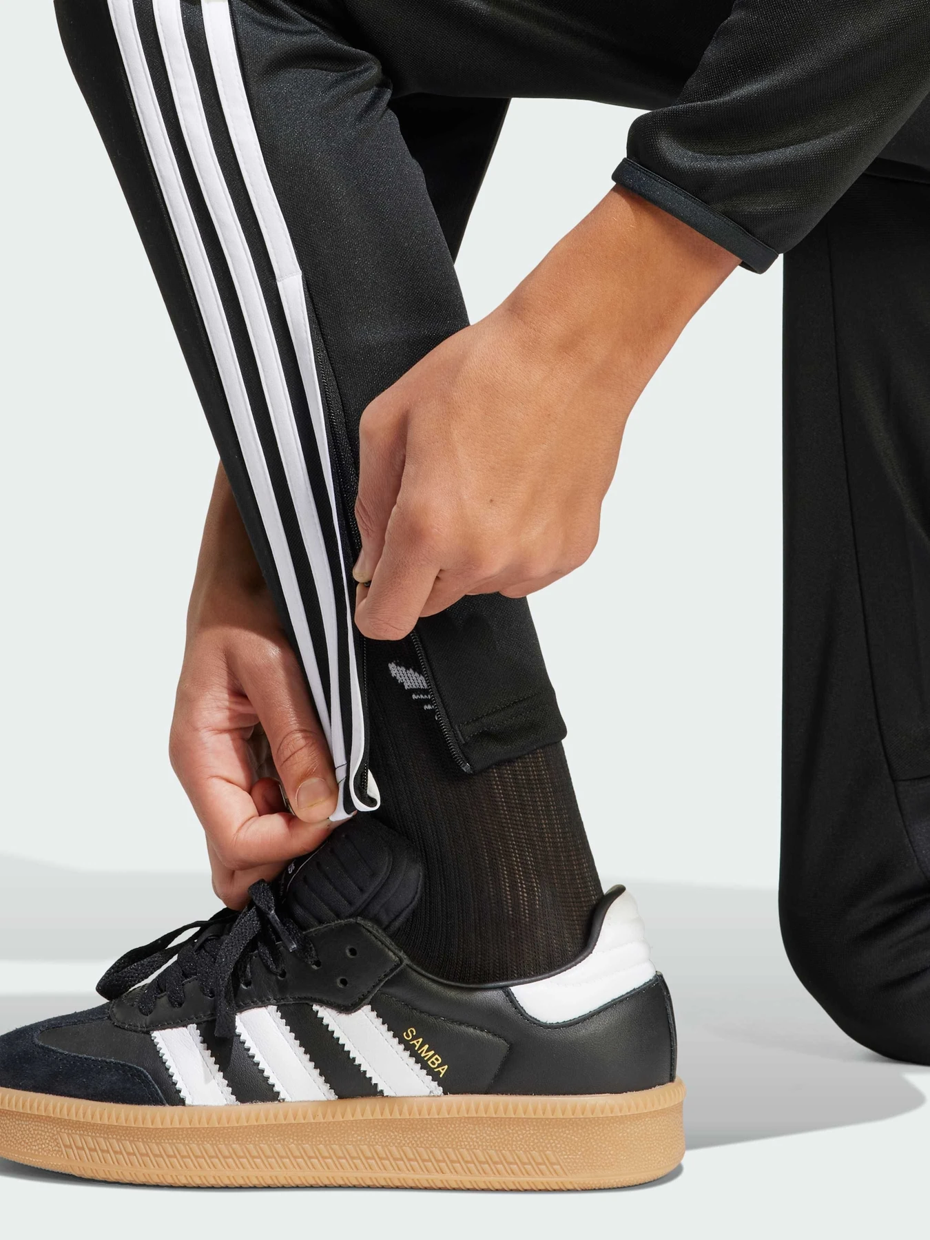 Брюки Adidas Tiro модель JD0573 Брюки Adidas Tiro модель JD0573 Фото