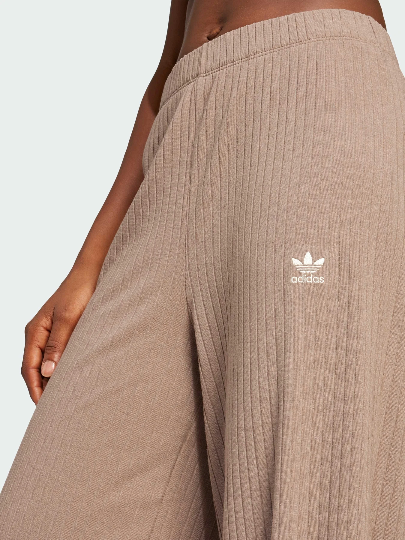 Брюки Adidas модель JD0768 Брюки Adidas модель JD0768 Фото