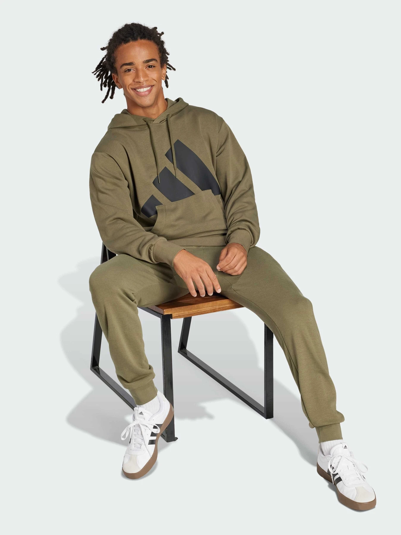 Худі та світшоти Adidas модель JE8892 Худі та світшоти Adidas модель JE8892 Фото