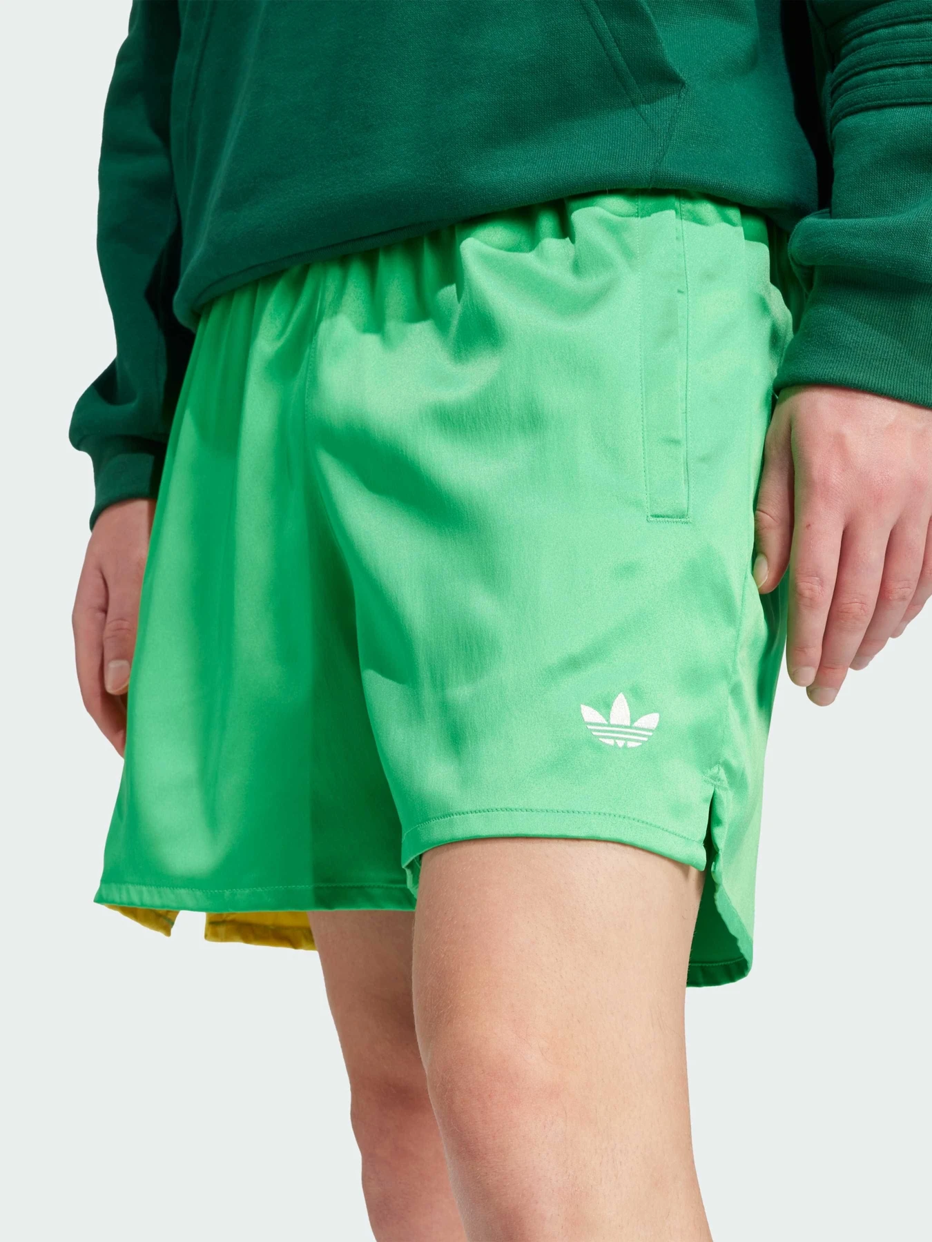 Шорты Adidas Graphics модель JP4445 Шорты Adidas Graphics модель JP4445 Фото
