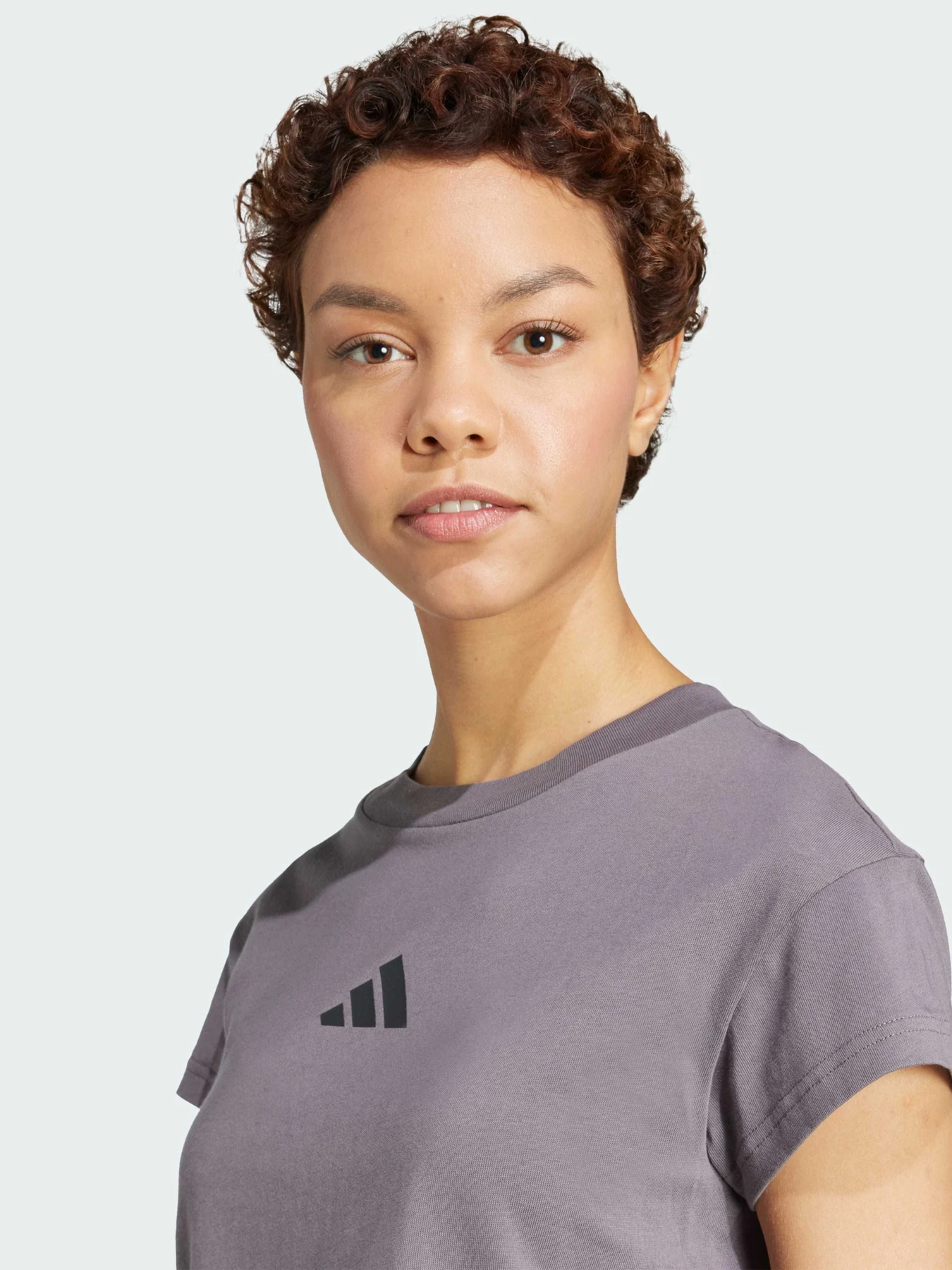 Футболки і поло Adidas модель JE4004 Футболки і поло Adidas модель JE4004 Фото