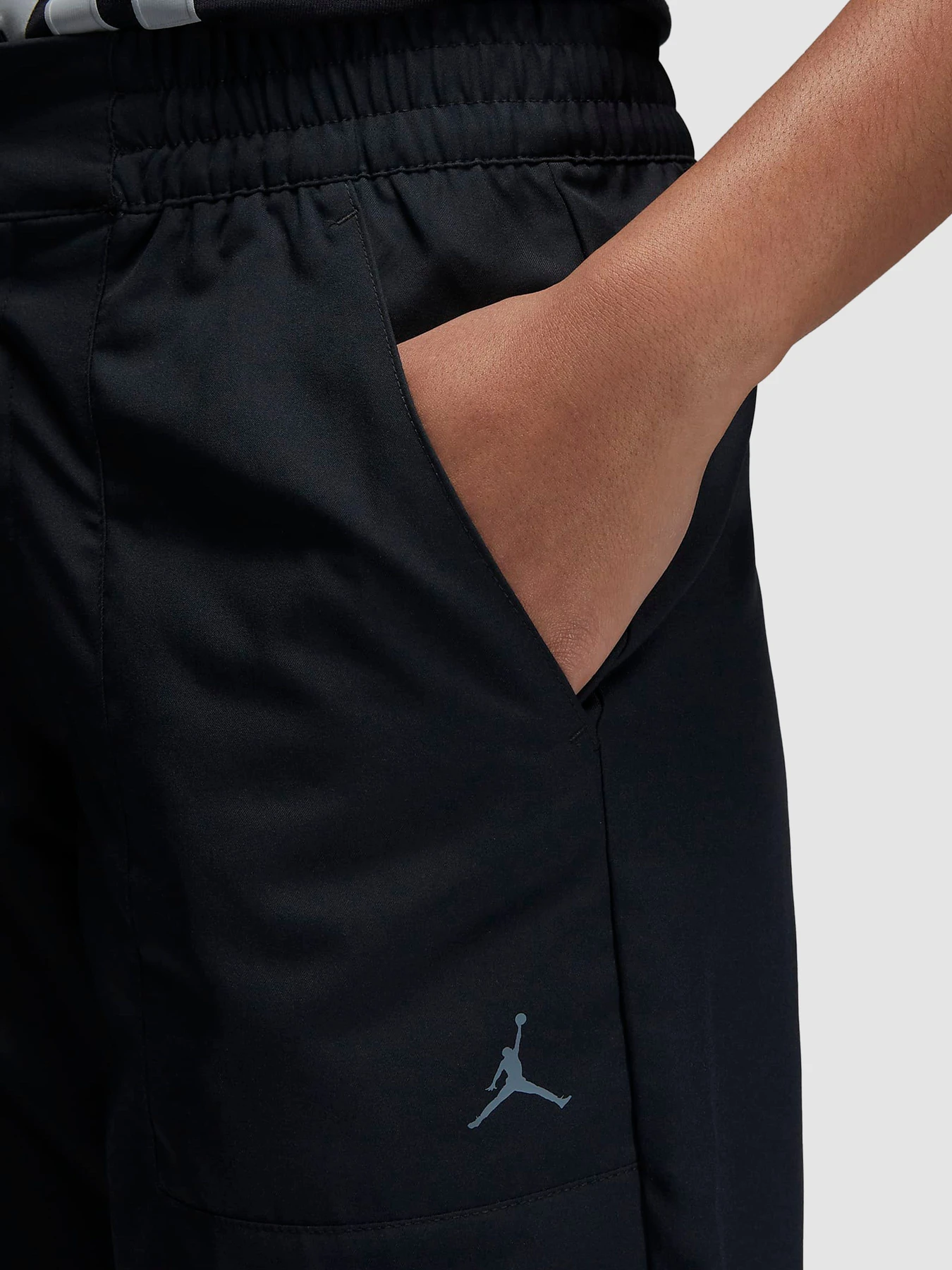 Штани NIKE Woven Trousers модель DZ3375-010 Штани NIKE Woven Trousers модель DZ3375-010 Фото