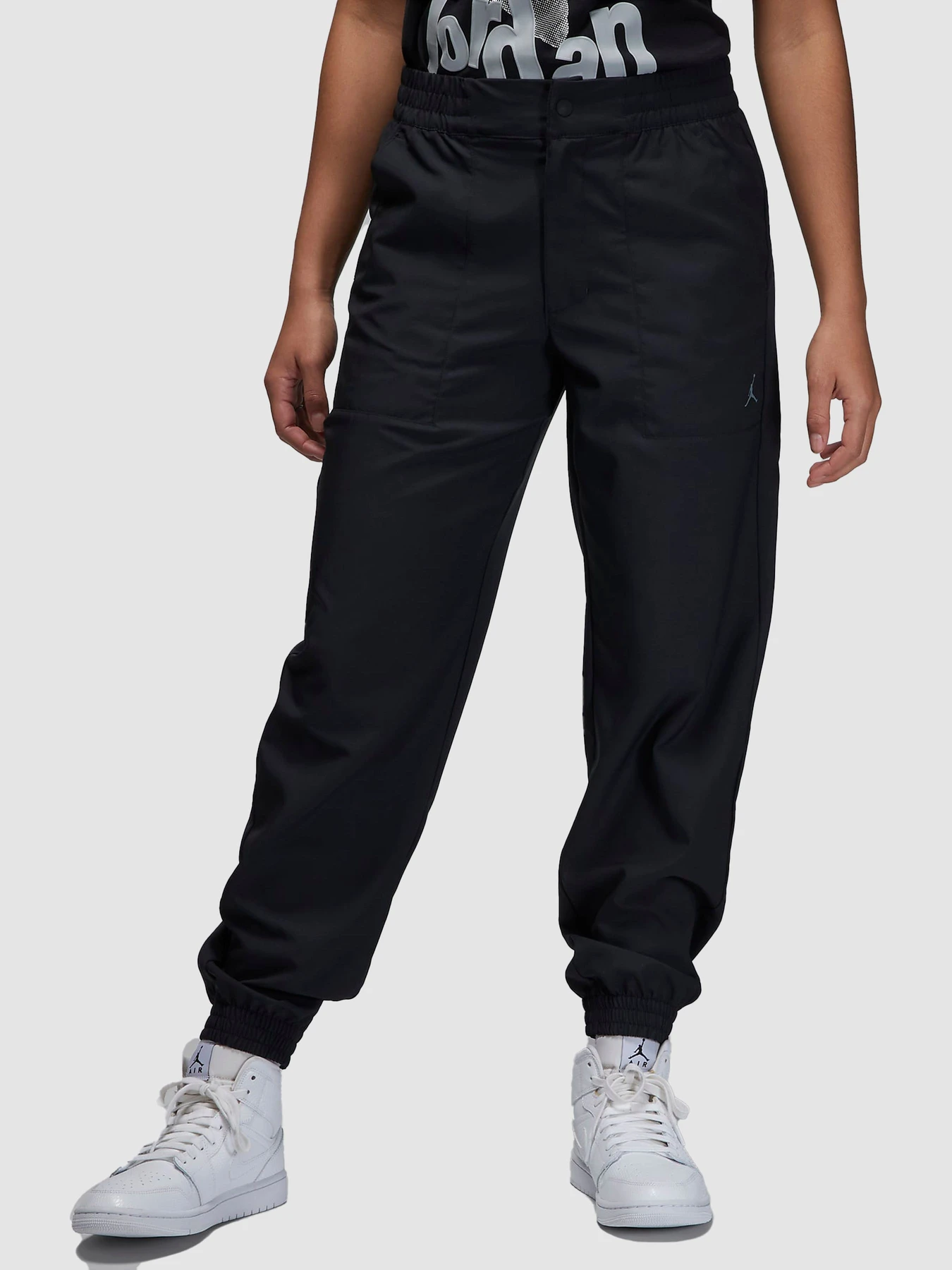 Штани NIKE Woven Trousers модель DZ3375-010 Штани NIKE Woven Trousers модель DZ3375-010 Фото