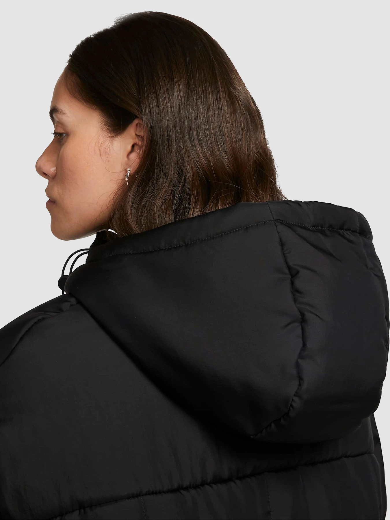 Куртки и дубленки NIKE Nsw Esstl Thrmr Clsc Puffer модель FB7672-010 Куртки и дубленки NIKE Nsw Esstl Thrmr Clsc Puffer модель FB7672-010 Фото