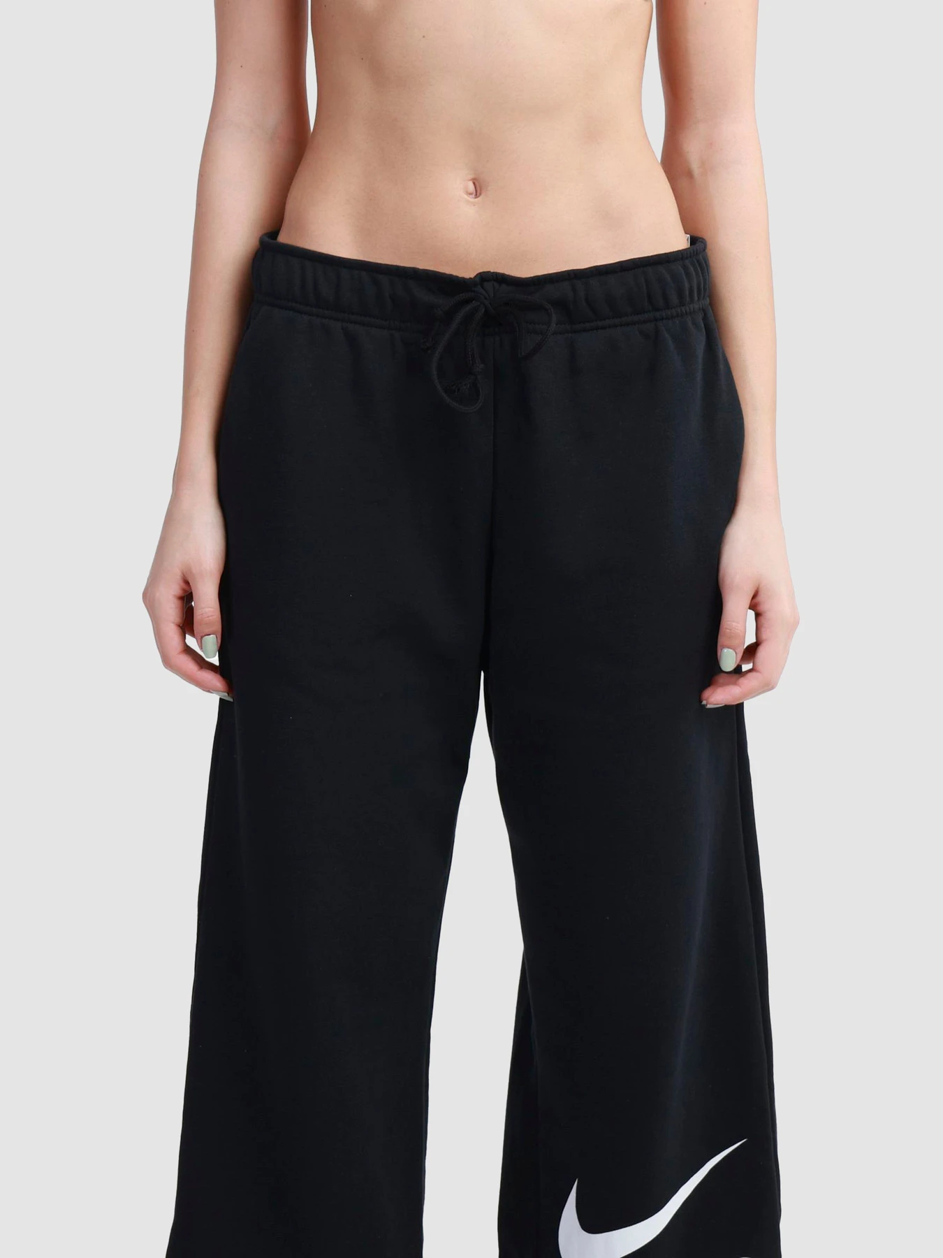 Брюки NIKE W Nsw Air Mr Flc Jogger модель FN1902-010 Брюки NIKE W Nsw Air Mr Flc Jogger модель FN1902-010 Фото