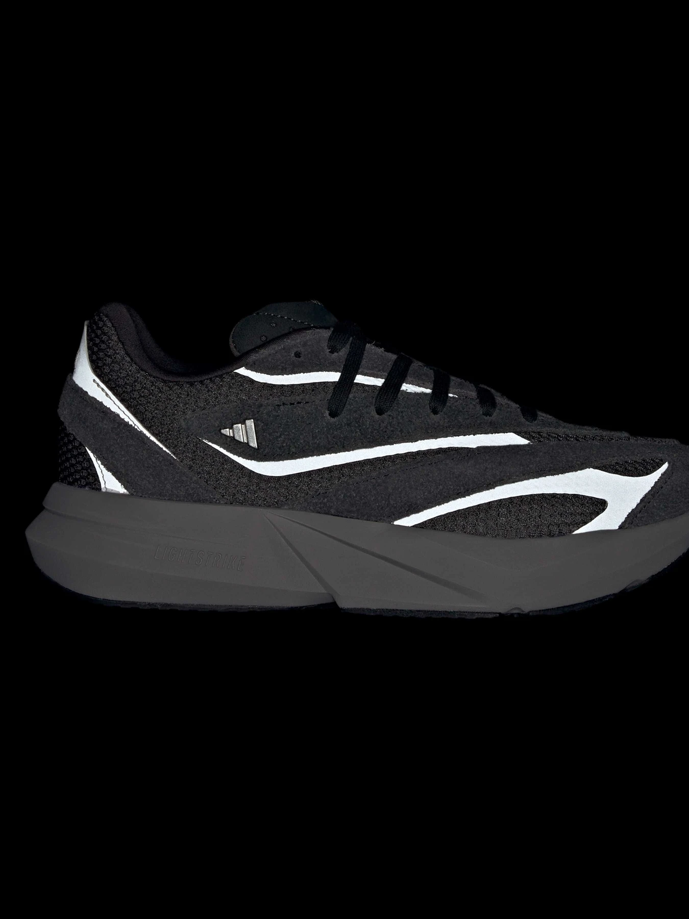 Кроссовки Adidas модель JQ9974 Кроссовки Adidas модель JQ9974 Фото