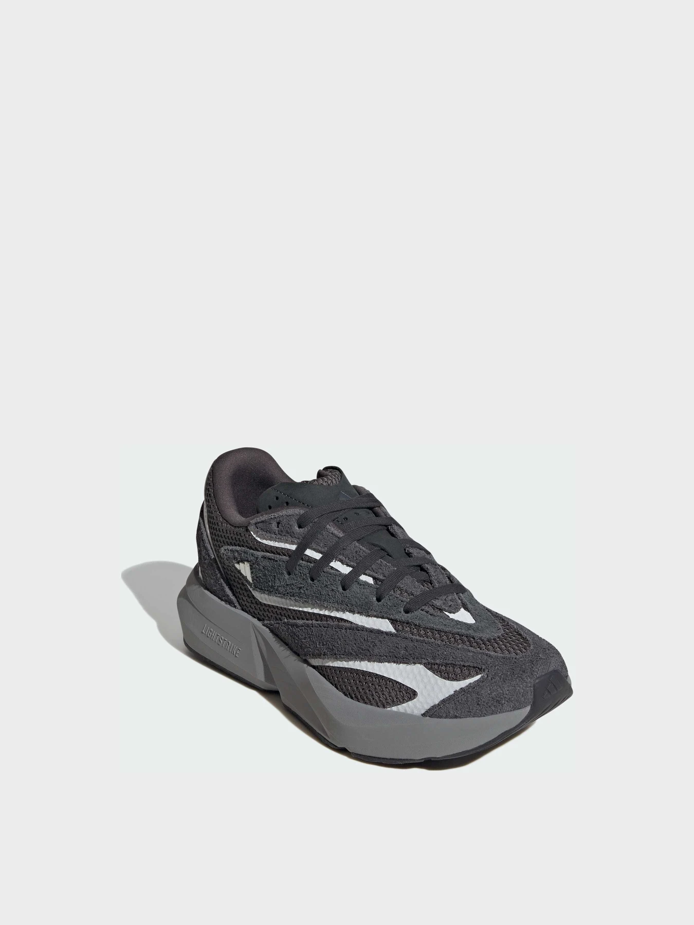 Кроссовки Adidas модель JQ9974 Кроссовки Adidas модель JQ9974 Фото