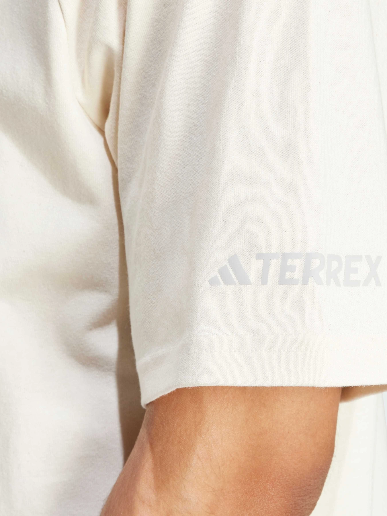 Футболки и поло Adidas модель JI8317 Футболки и поло Adidas модель JI8317 Фото