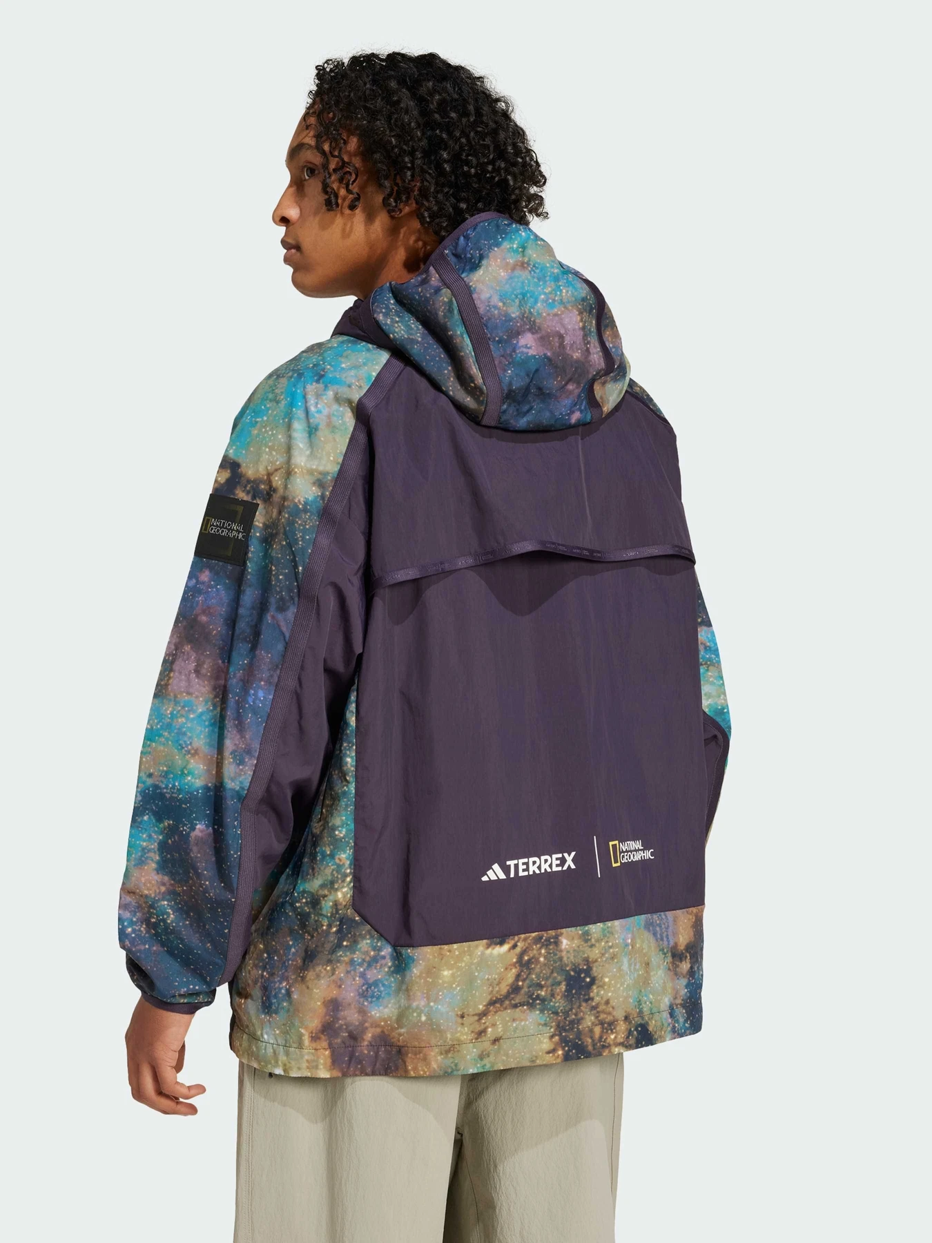Куртки и дубленки Adidas модель JD5839 Куртки и дубленки Adidas модель JD5839 Фото