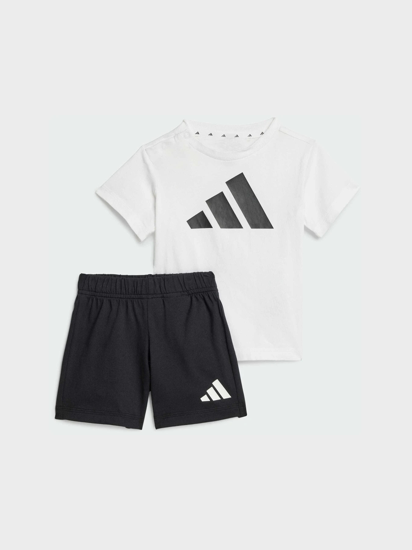 Костюмы Adidas модель JE1388 Костюмы Adidas модель JE1388 Фото