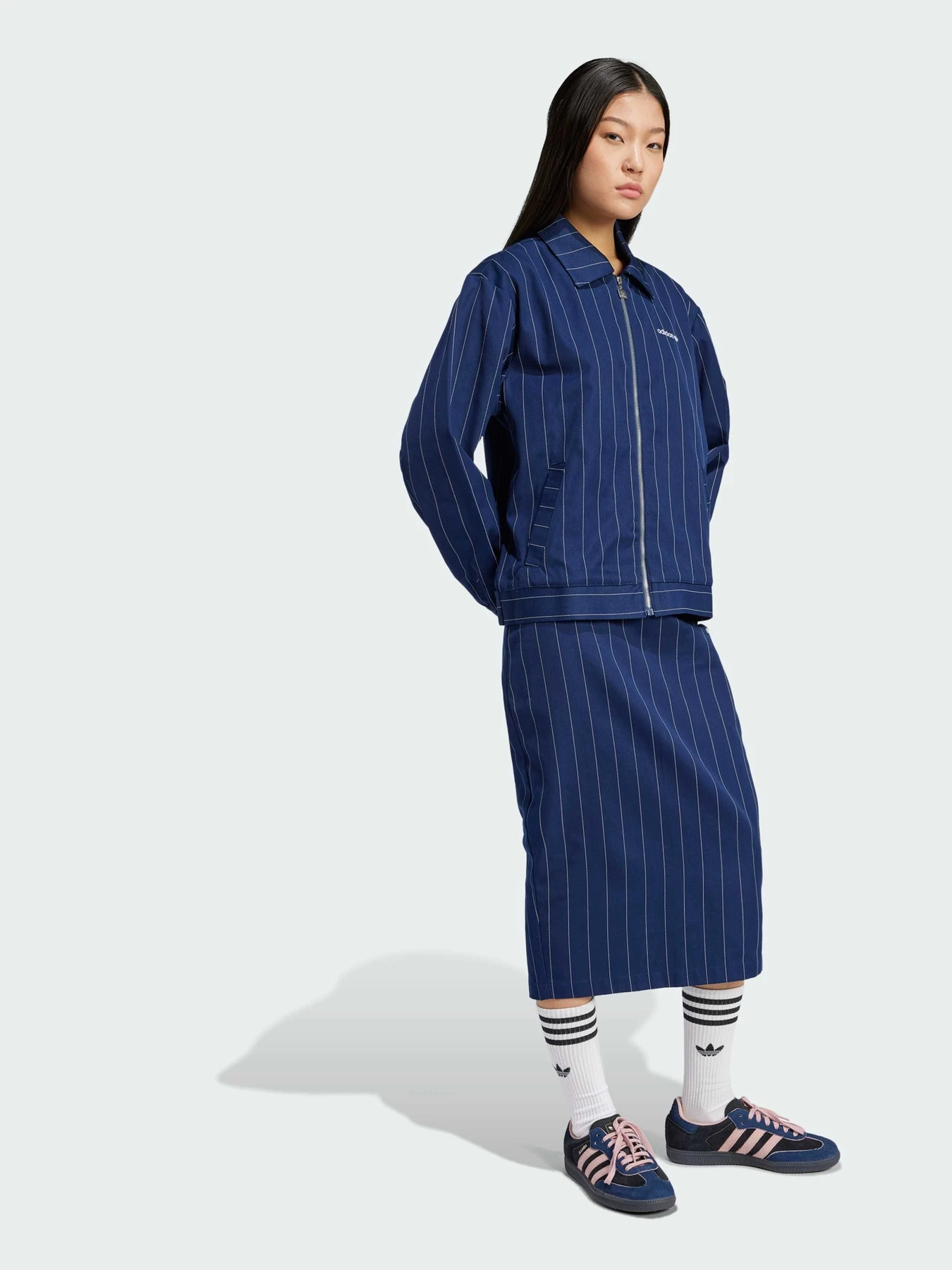Куртки и дубленки Adidas модель JJ3477 Куртки и дубленки Adidas модель JJ3477 Фото