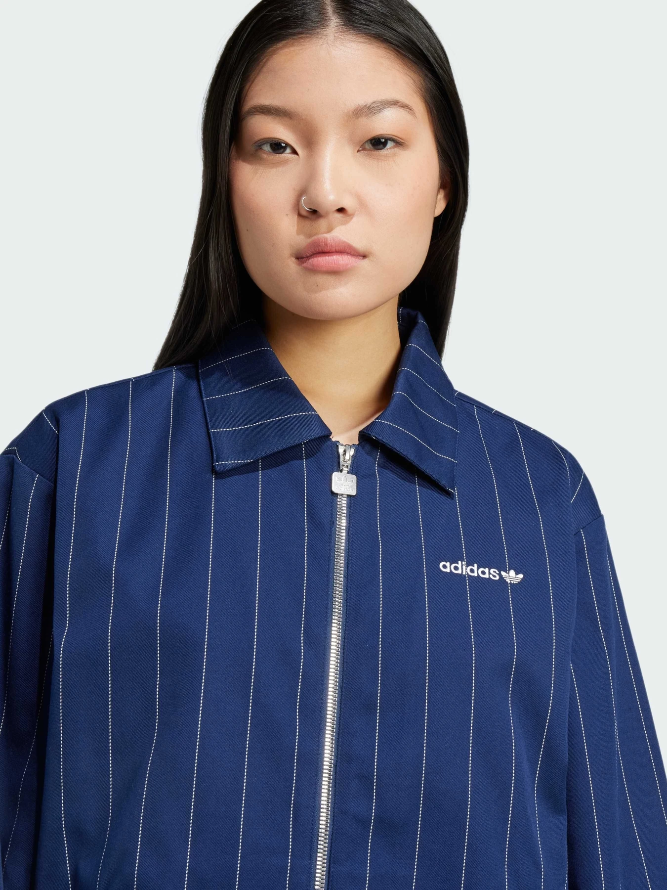 Куртки и дубленки Adidas модель JJ3477 Куртки и дубленки Adidas модель JJ3477 Фото