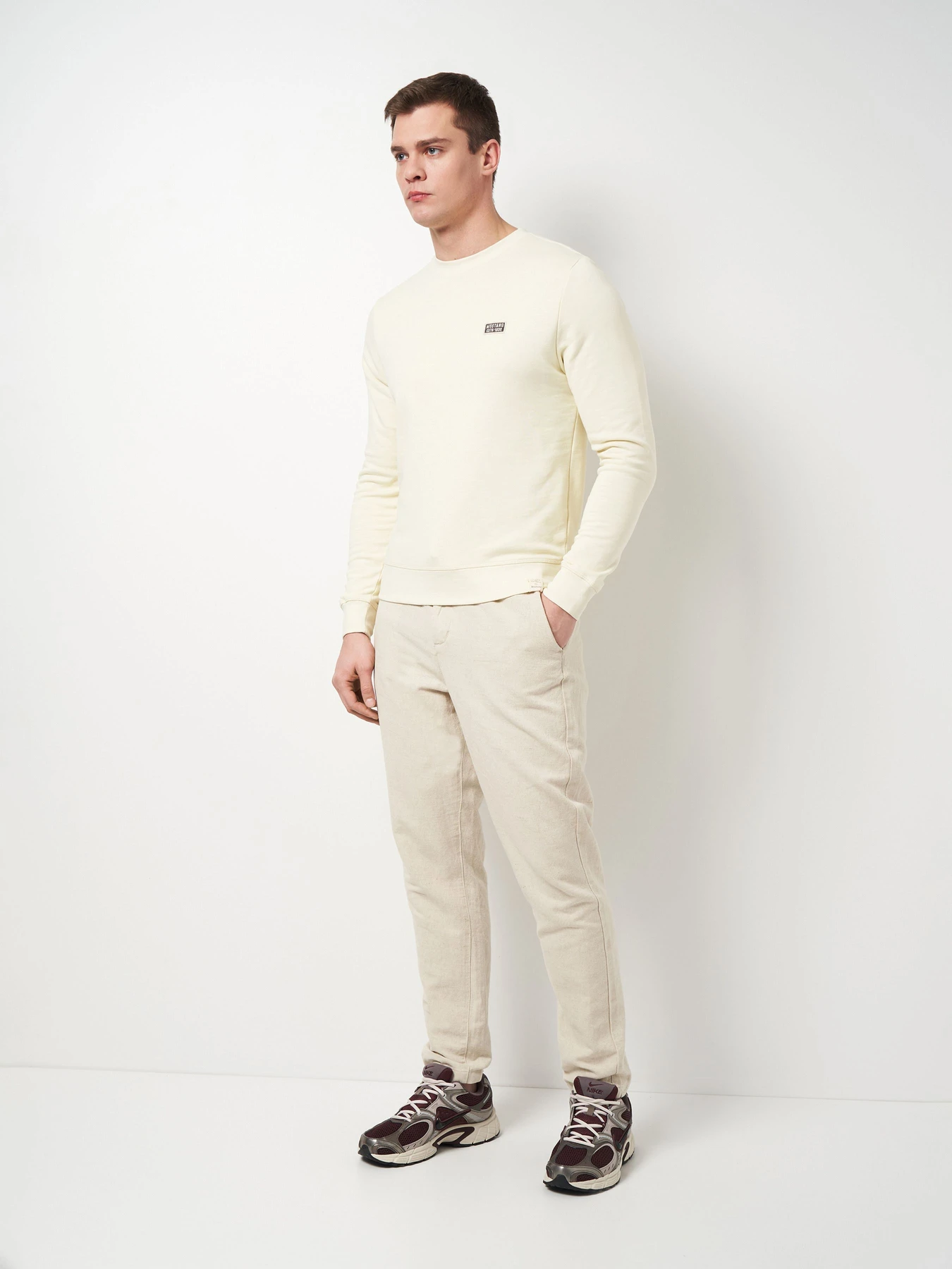 Брюки Mustang Jeans Milano Linen Jogger модель 1015157 Брюки Mustang Jeans Milano Linen Jogger модель 1015157 Фото