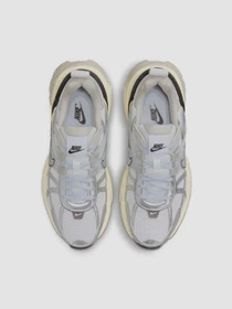 Кросівки NIKE Wmns V2k Run модель FD0736-100 Фото