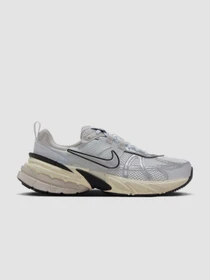 Кроссовки NIKE Wmns V2k Run модель FD0736-100 Фото