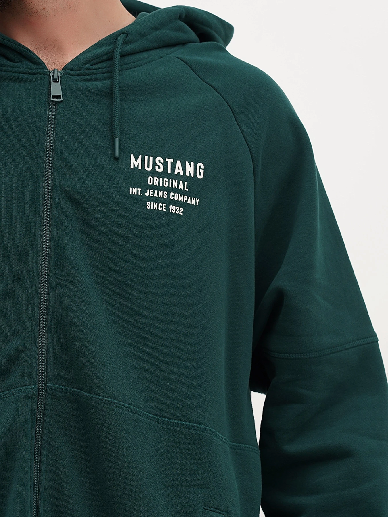Худі та світшоти Mustang Jeans Bastian Paneled Zip- Up модель 1014510 Худі та світшоти Mustang Jeans Bastian Paneled Zip- Up модель 1014510 Фото