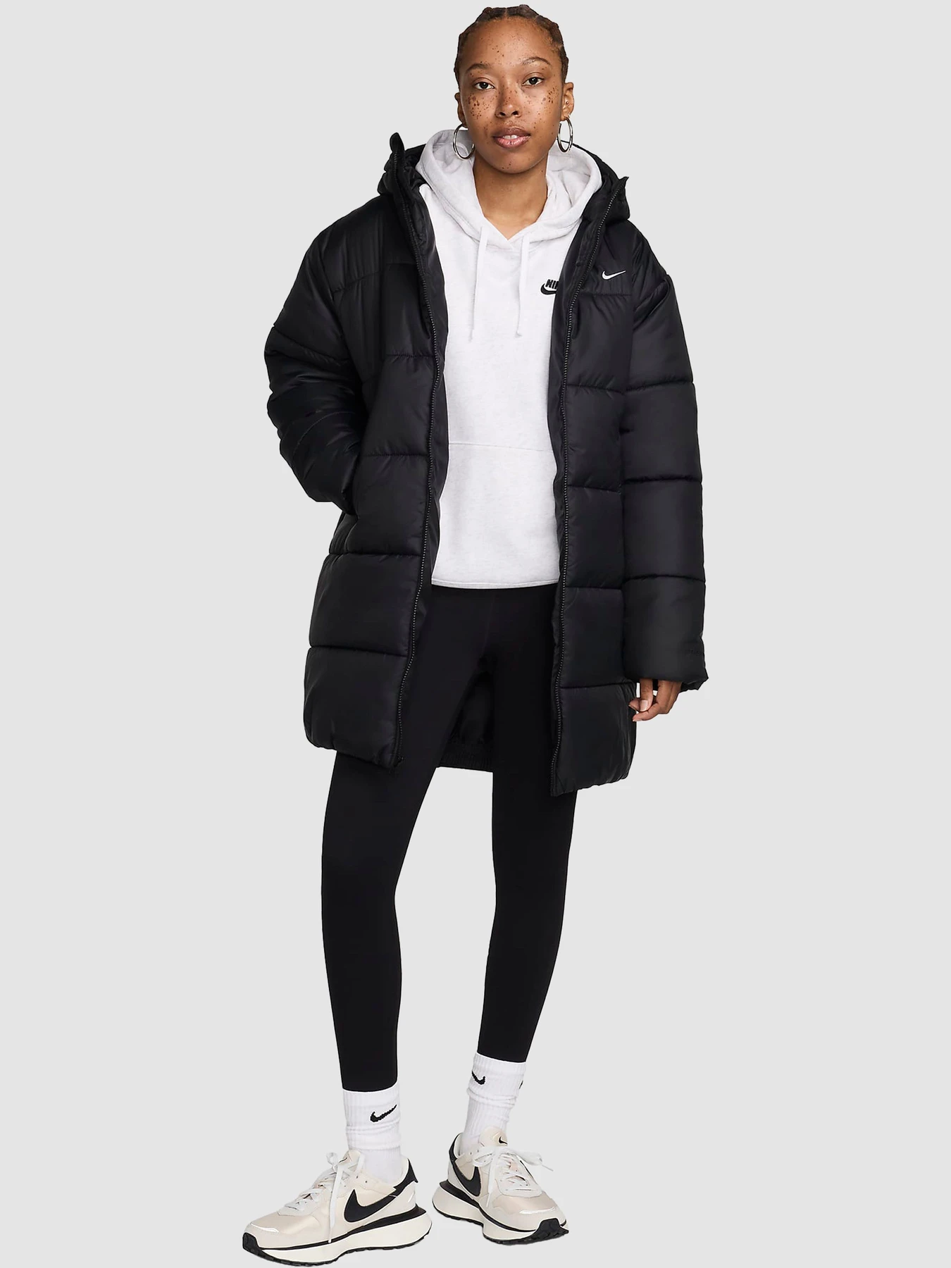 Куртки и дубленки NIKE Sportswear Classic Puffer модель FZ5903-010 Куртки и дубленки NIKE Sportswear Classic Puffer модель FZ5903-010 Фото