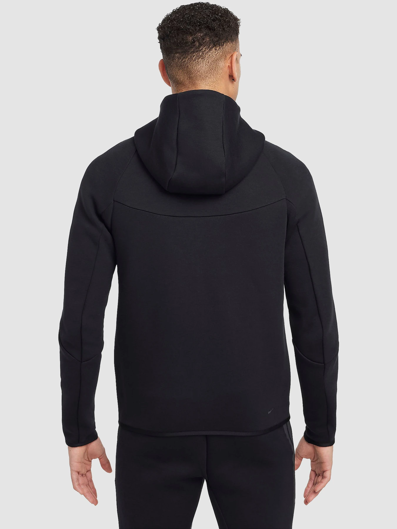 Худі та світшоти NIKE Sportswear Tech Fleece Windrunner модель HV0949-010 Худі та світшоти NIKE Sportswear Tech Fleece Windrunner модель HV0949-010 Фото