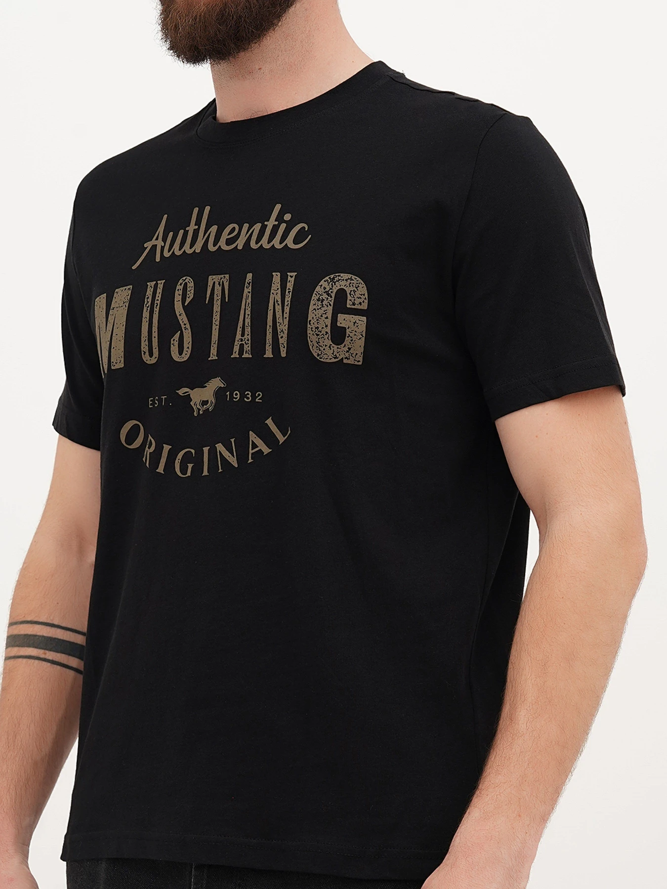 Футболки и поло Mustang Jeans Alex C Print модель 2012988 Футболки и поло Mustang Jeans Alex C Print модель 2012988 Фото