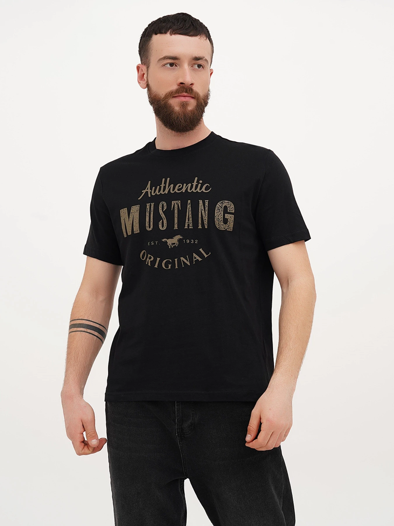 Футболки и поло Mustang Jeans Alex C Print модель 2012988 Футболки и поло Mustang Jeans Alex C Print модель 2012988 Фото