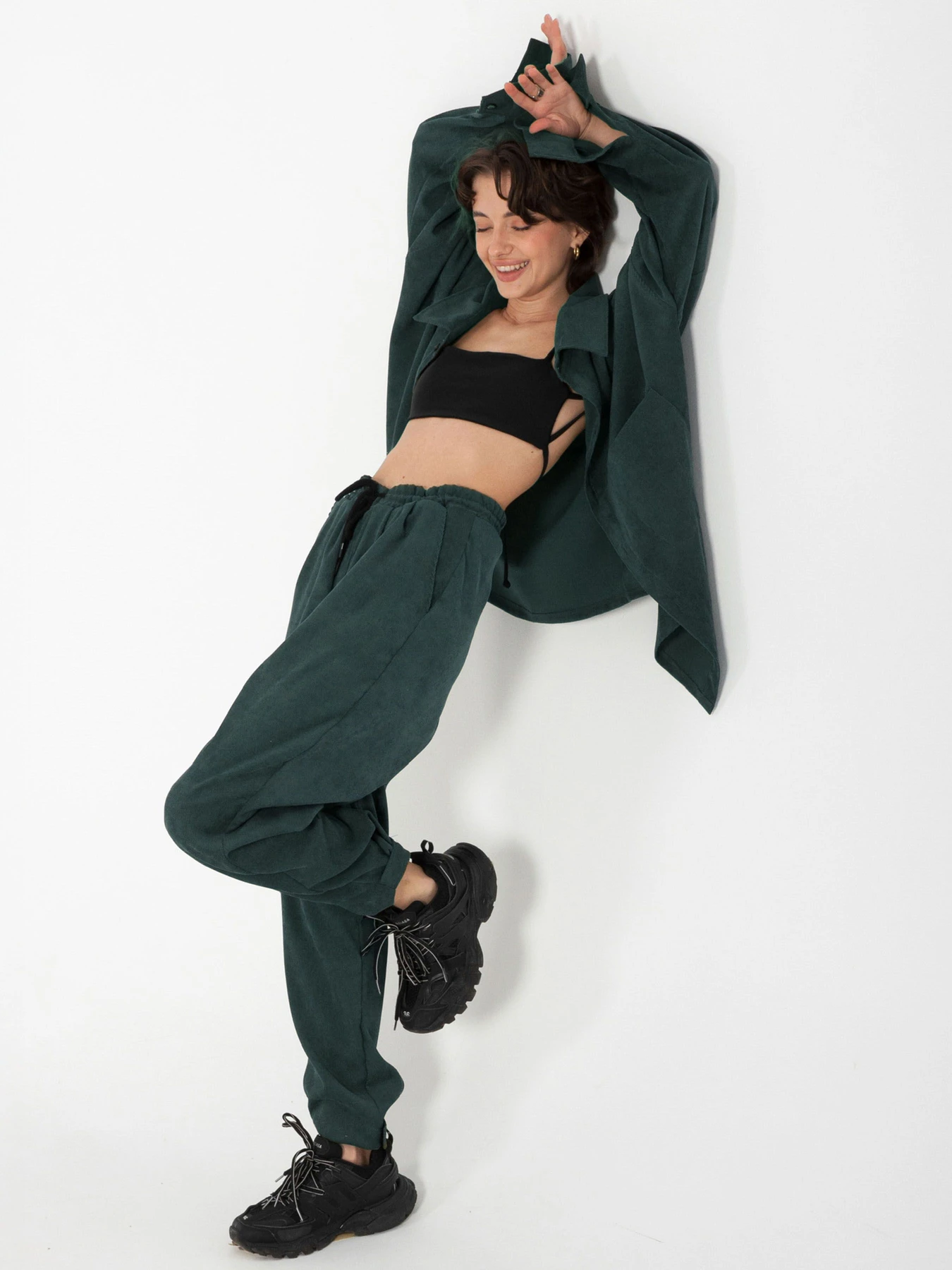 Брюки IJ модель ij-pants-lip-velvet-emerald Брюки IJ модель ij-pants-lip-velvet-emerald Фото