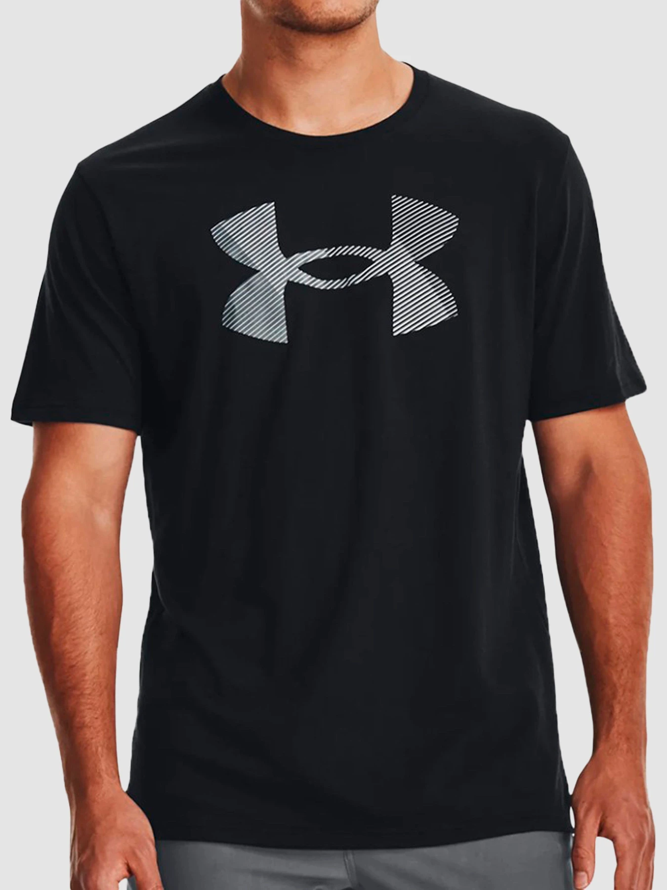 Футболки и поло Under Armour Big Logo Fill Ss модель 1379451-001 Футболки и поло Under Armour Big Logo Fill Ss модель 1379451-001 Фото