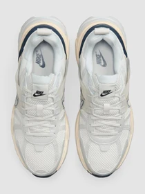Кросівки NIKE V2k Run модель FD0736-004 Фото