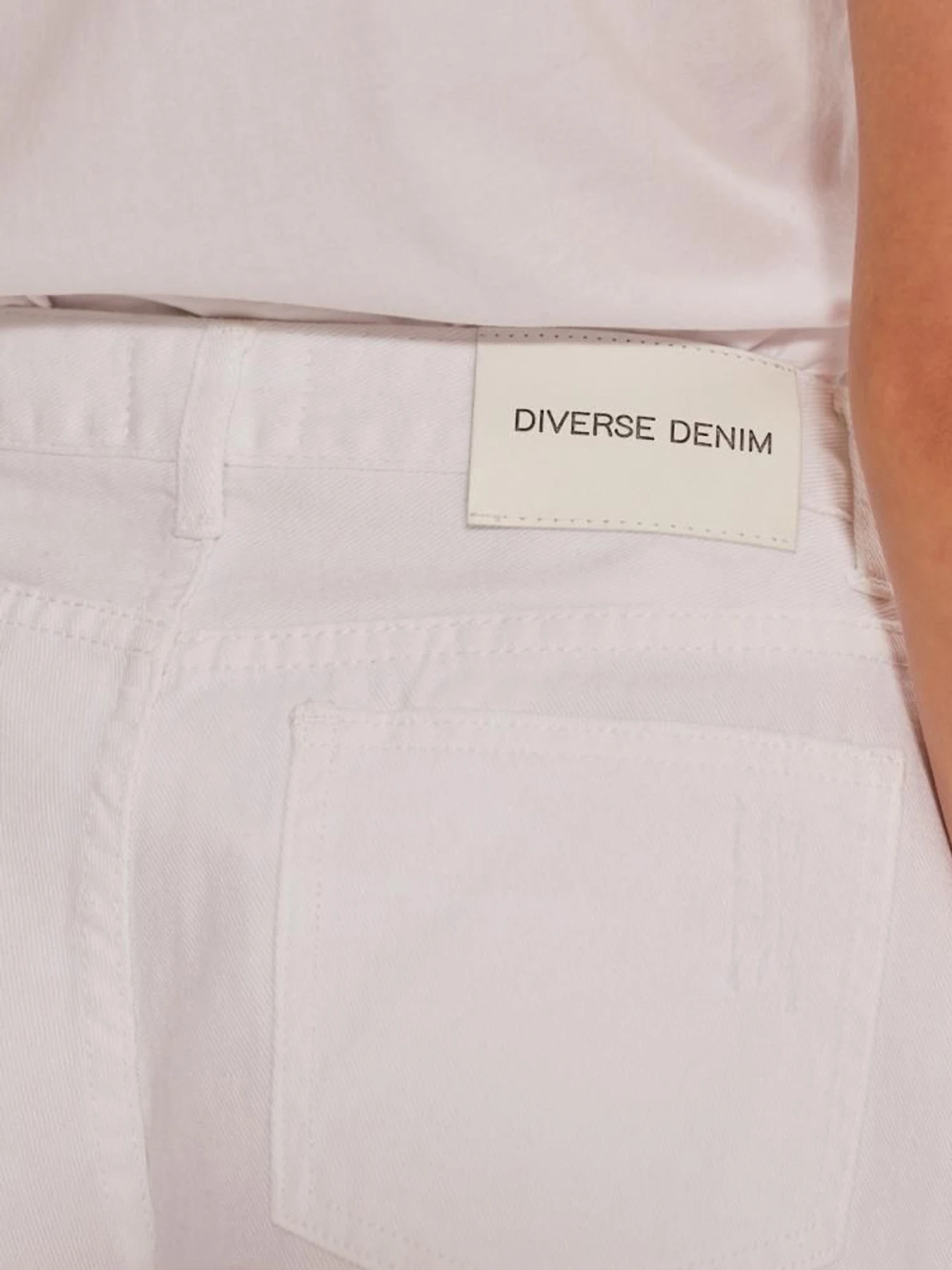 Шорты DIVERSE Wenaj модель 10039532 Шорты DIVERSE Wenaj модель 10039532 Фото