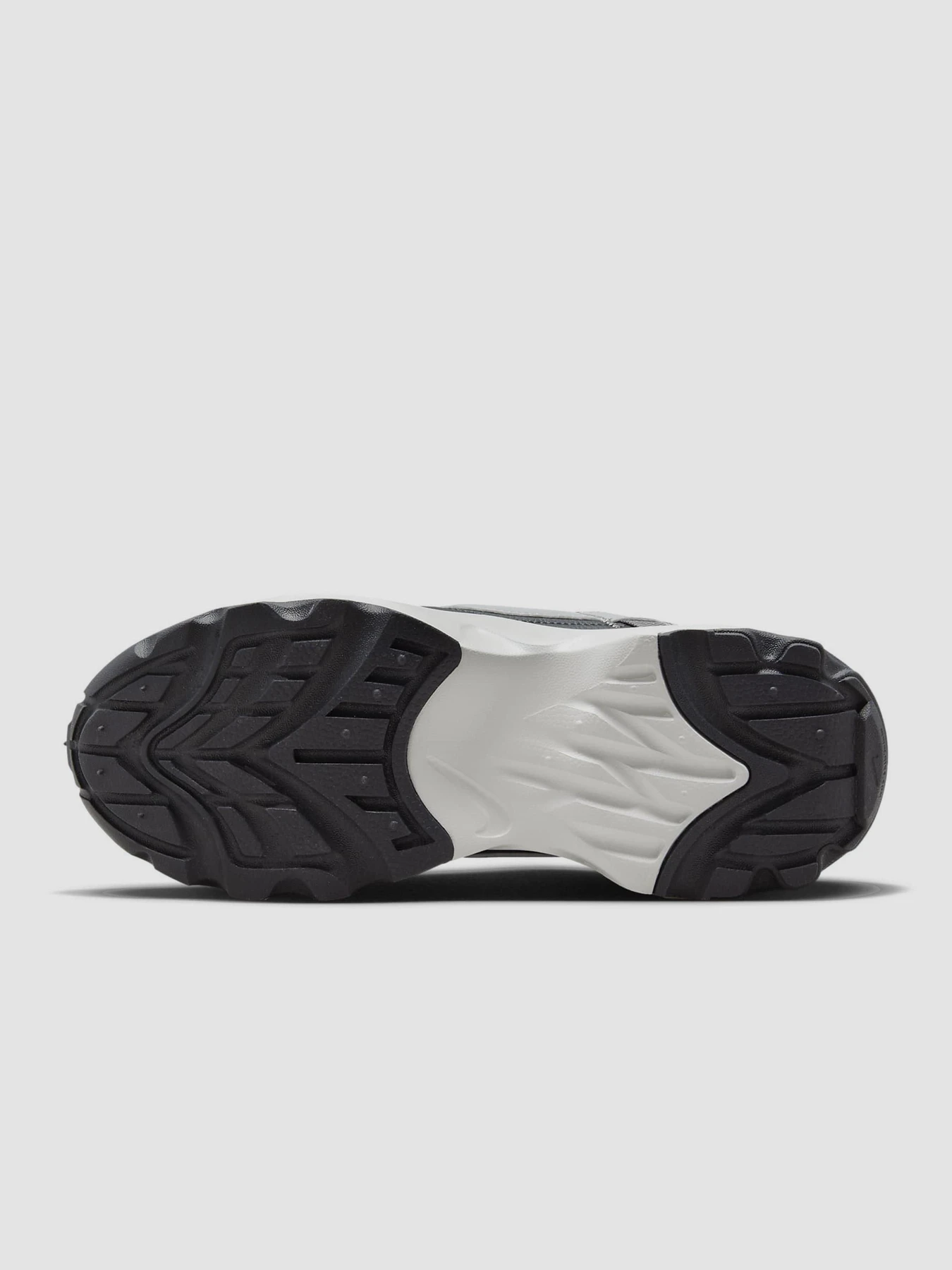 Кросівки NIKE Tc 7900 модель DD9682-001 Кросівки NIKE Tc 7900 модель DD9682-001 Фото