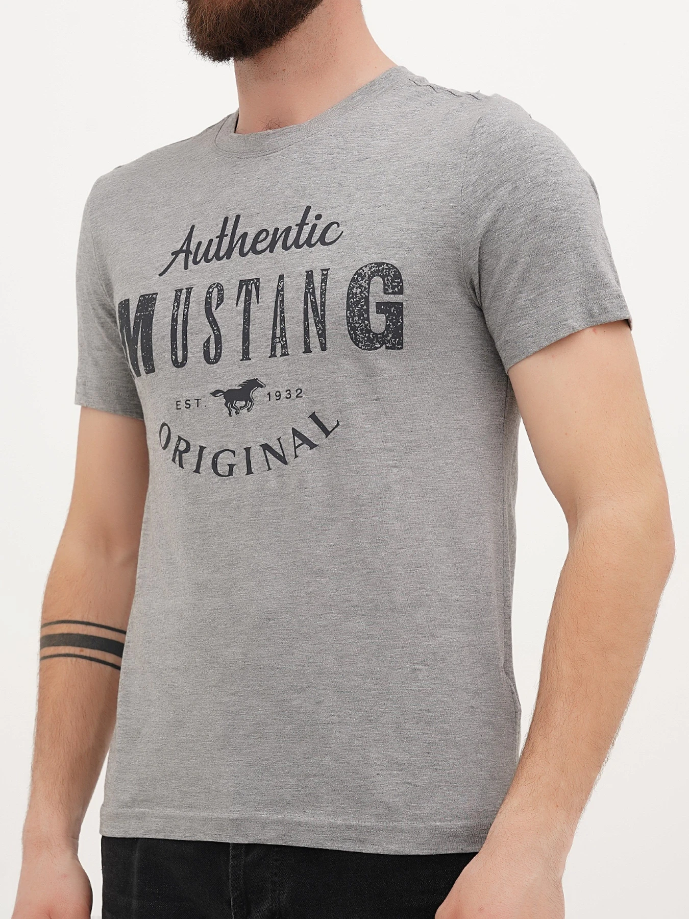 Футболки и поло Mustang Jeans Alex C Print модель 1012989 Фото