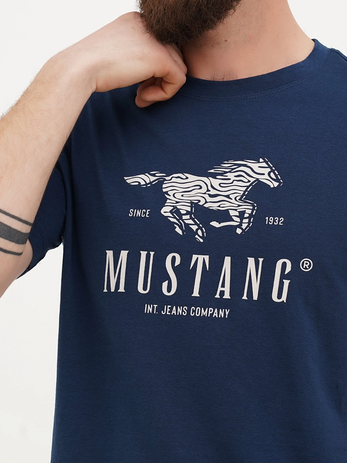 Футболки и поло Mustang Jeans Austin модель 1015069 Фото