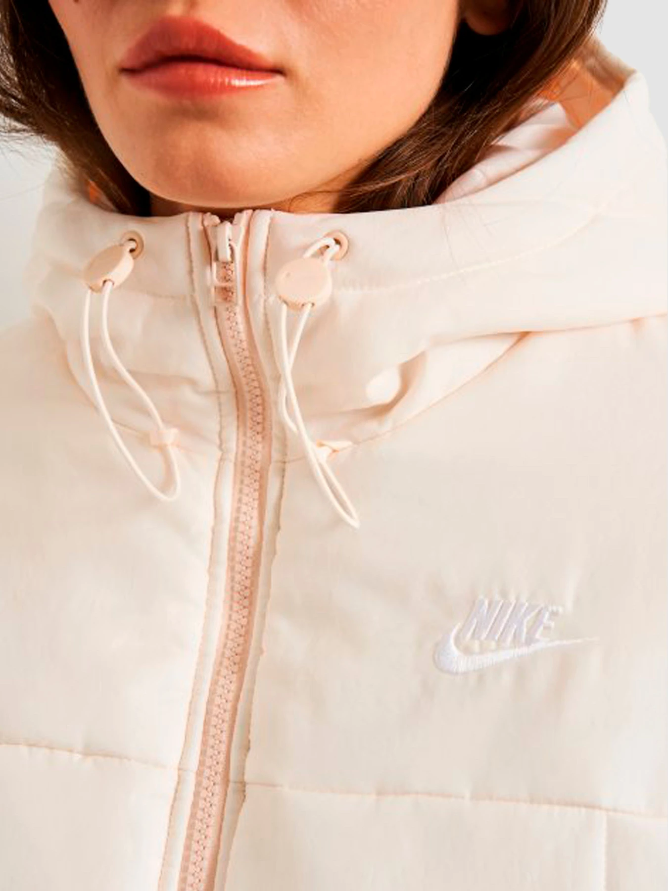 Куртки та дублянки NIKE Nsw Esstl Thrmr Clsc Puffer модель FB7672-838 Куртки та дублянки NIKE Nsw Esstl Thrmr Clsc Puffer модель FB7672-838 Фото
