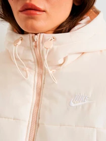 Куртки та дублянки NIKE Nsw Esstl Thrmr Clsc Puffer модель FB7672-838 Фото