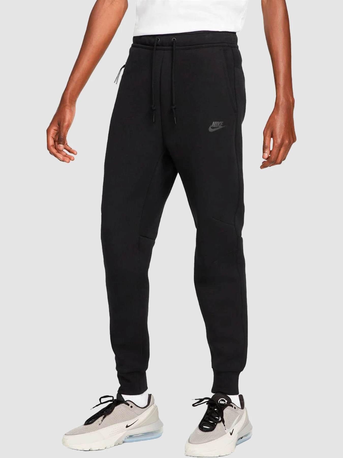 Брюки NIKE M Nk Tch Flc Jggr модель FB8002-010 Брюки NIKE M Nk Tch Flc Jggr модель FB8002-010 Фото