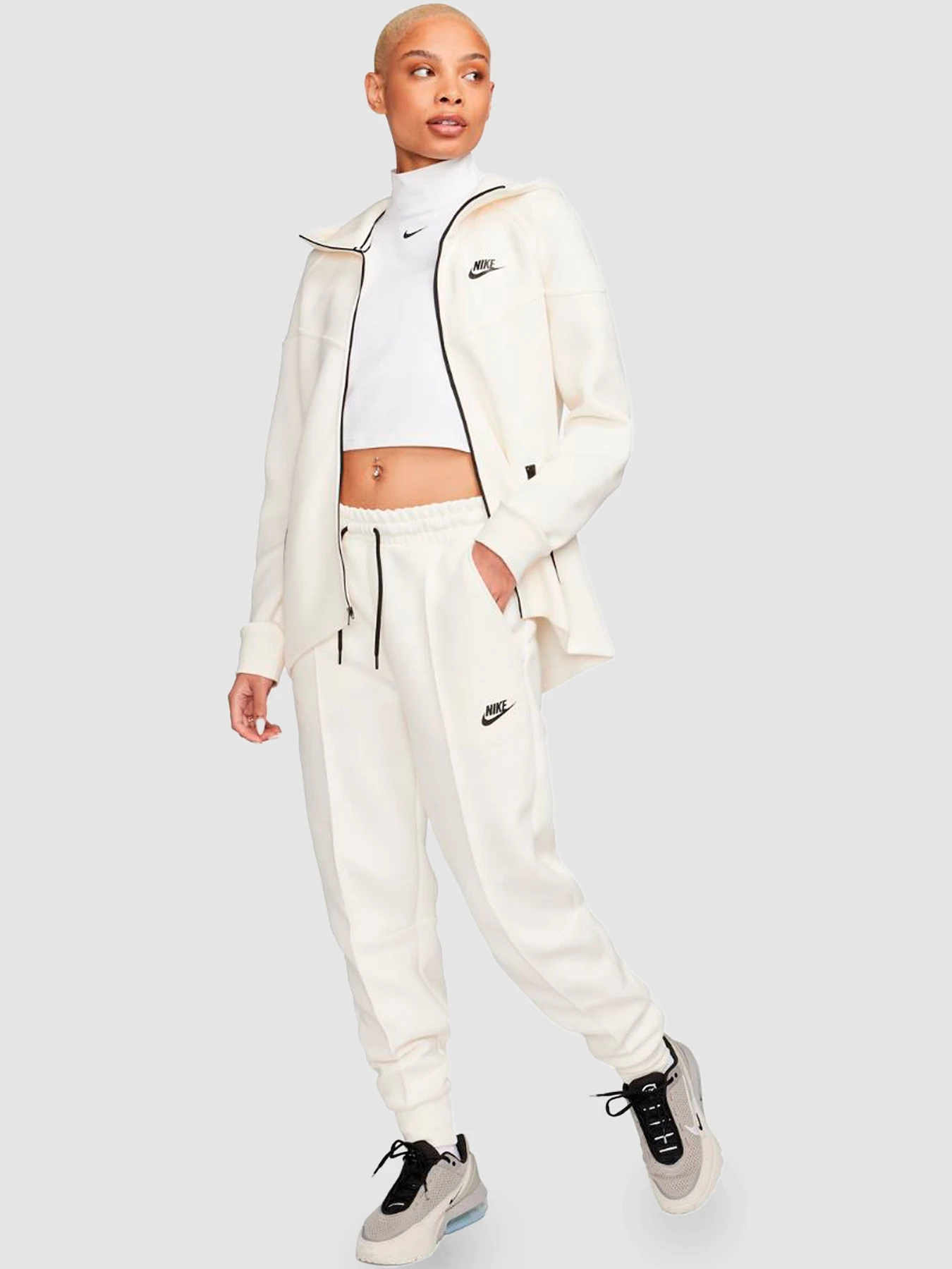 Штани NIKE W Nsw Tech Fleece Mr Jggr модель FB8330-110 Штани NIKE W Nsw Tech Fleece Mr Jggr модель FB8330-110 Фото