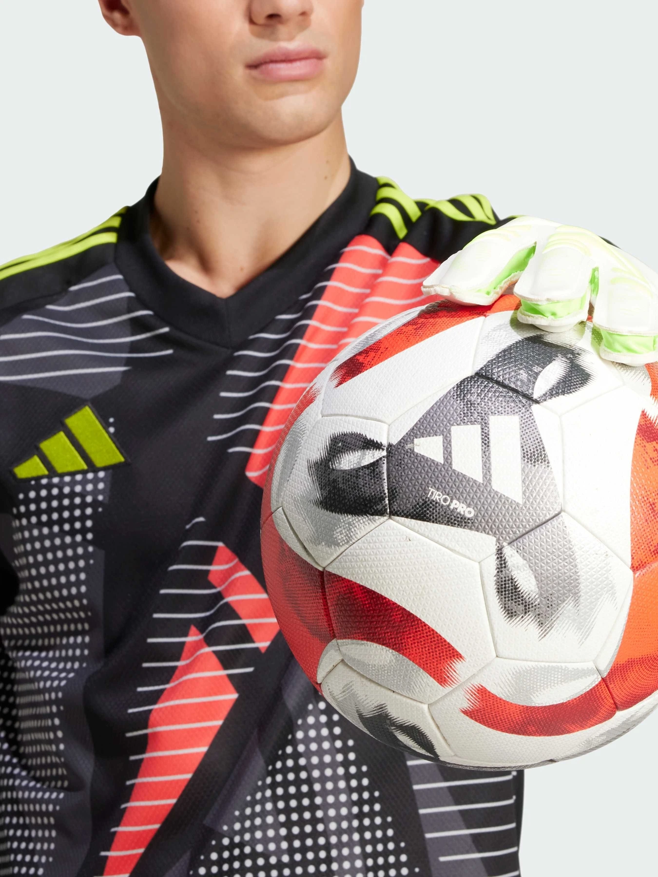 Перчатки для спорта Adidas Predator модель JH3806 Перчатки для спорта Adidas Predator модель JH3806 Фото