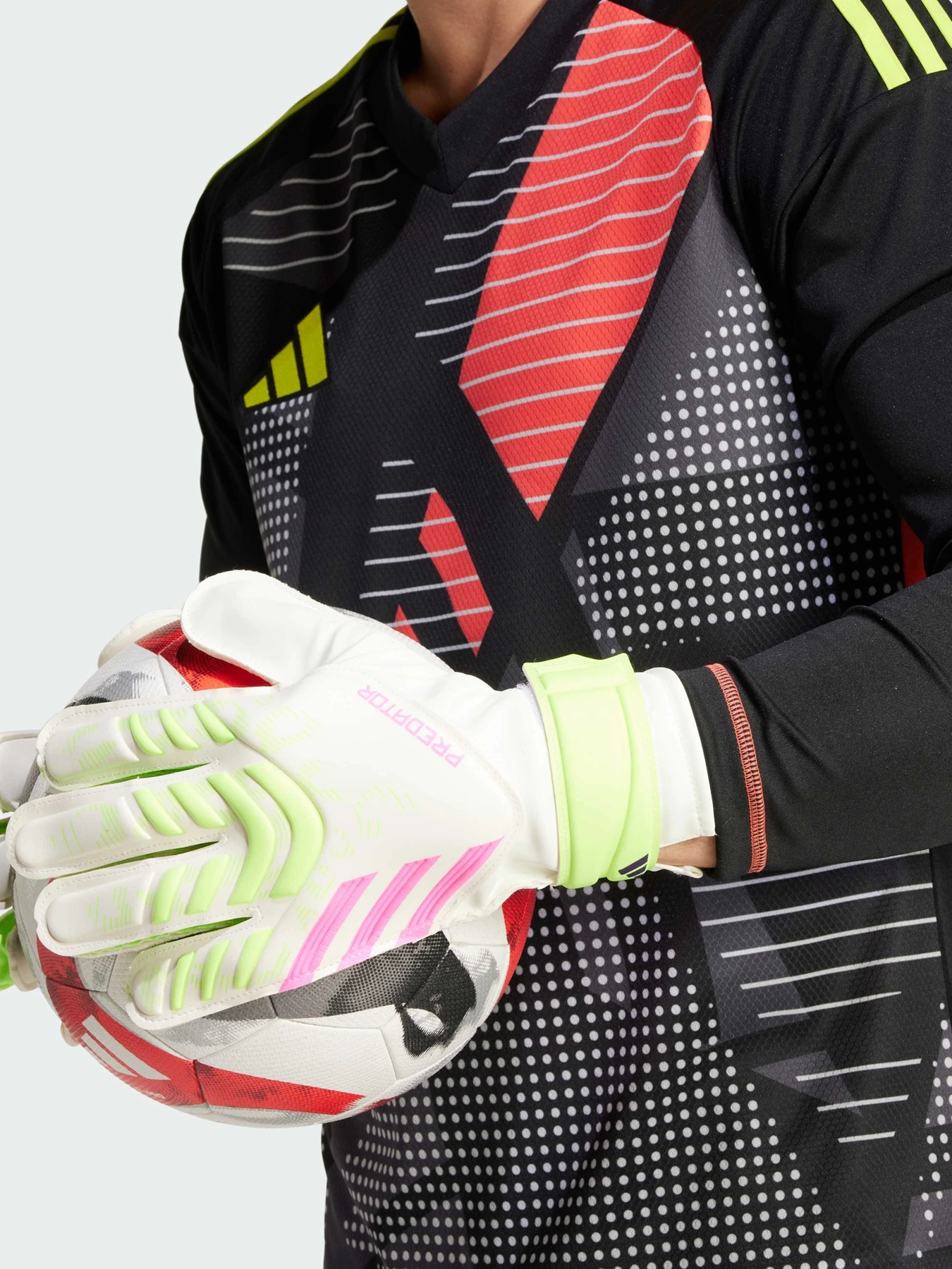 Перчатки для спорта Adidas Predator модель JH3806 Перчатки для спорта Adidas Predator модель JH3806 Фото