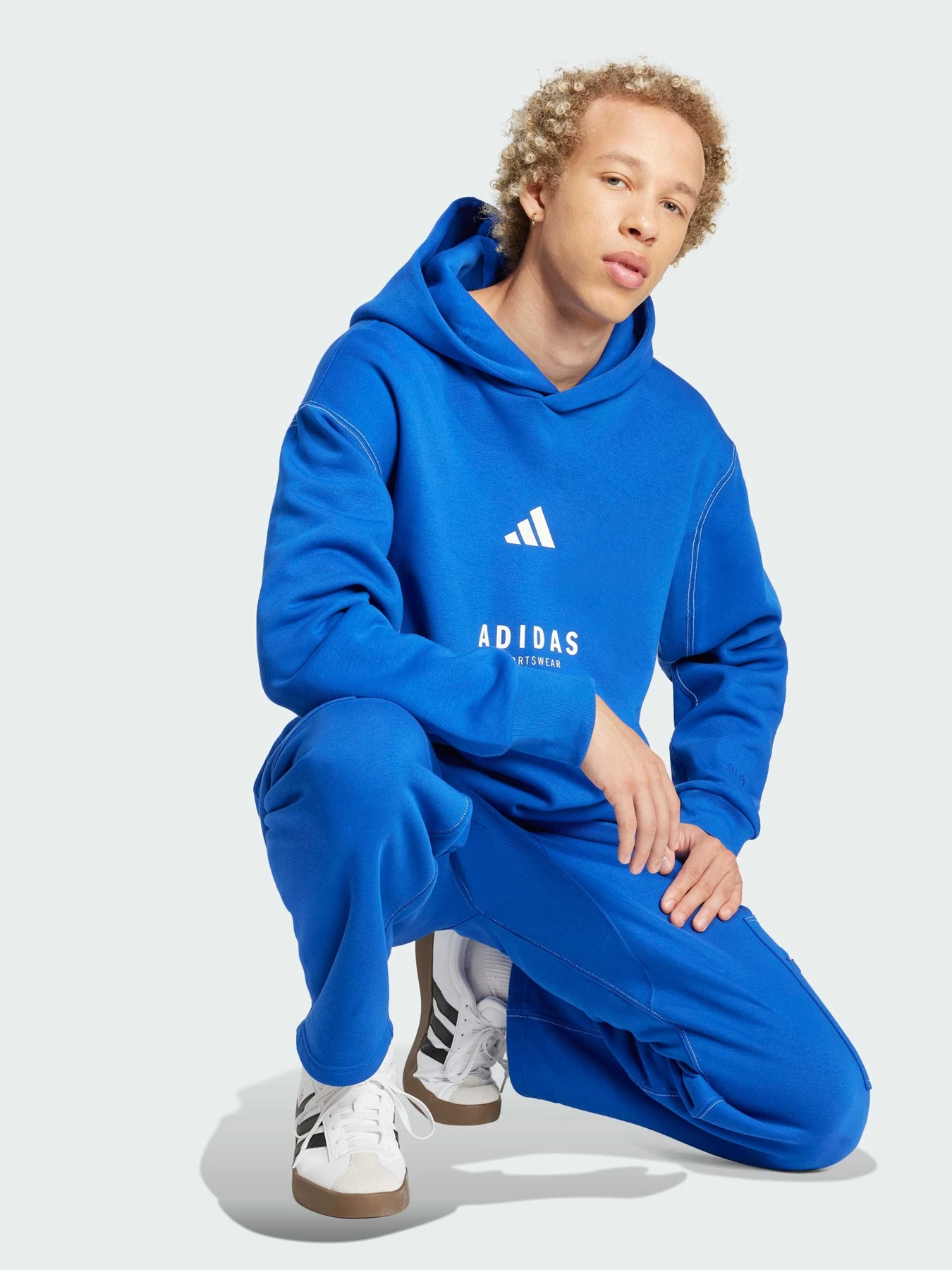 Худи и свитшоты Adidas модель JJ3667 Худи и свитшоты Adidas модель JJ3667 Фото
