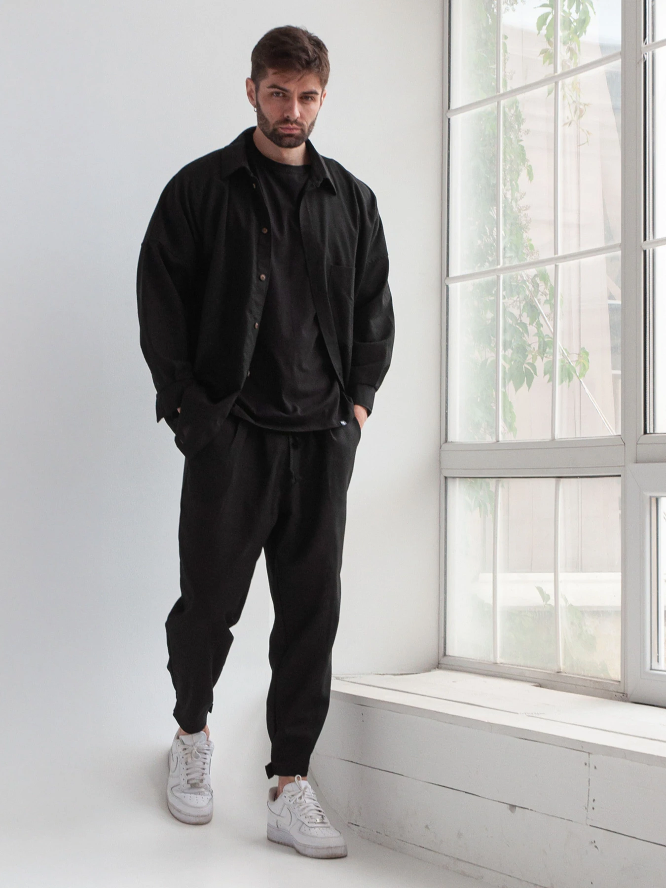 Сорочки IJ модель ij-sorochka-linen-black-man Сорочки IJ модель ij-sorochka-linen-black-man Фото