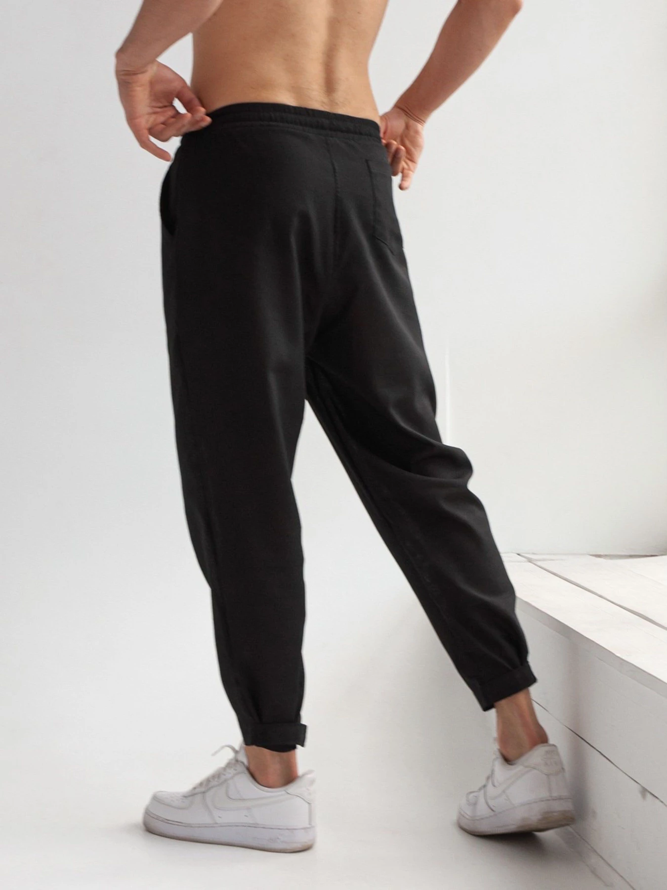 Брюки IJ модель lipuchki-linen-black-man Брюки IJ модель lipuchki-linen-black-man Фото