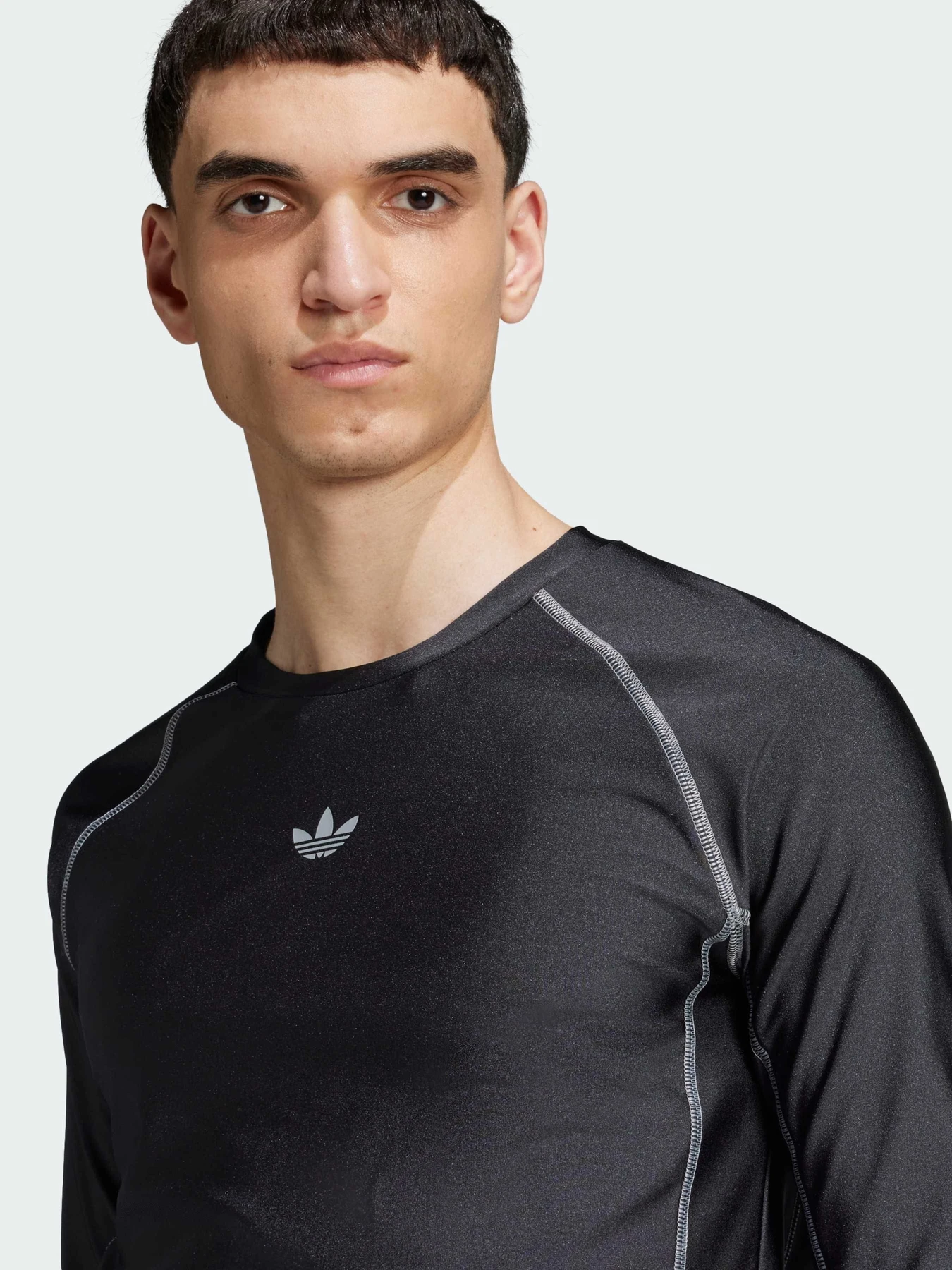 Худі та світшоти Adidas модель JC8870 Худі та світшоти Adidas модель JC8870 Фото