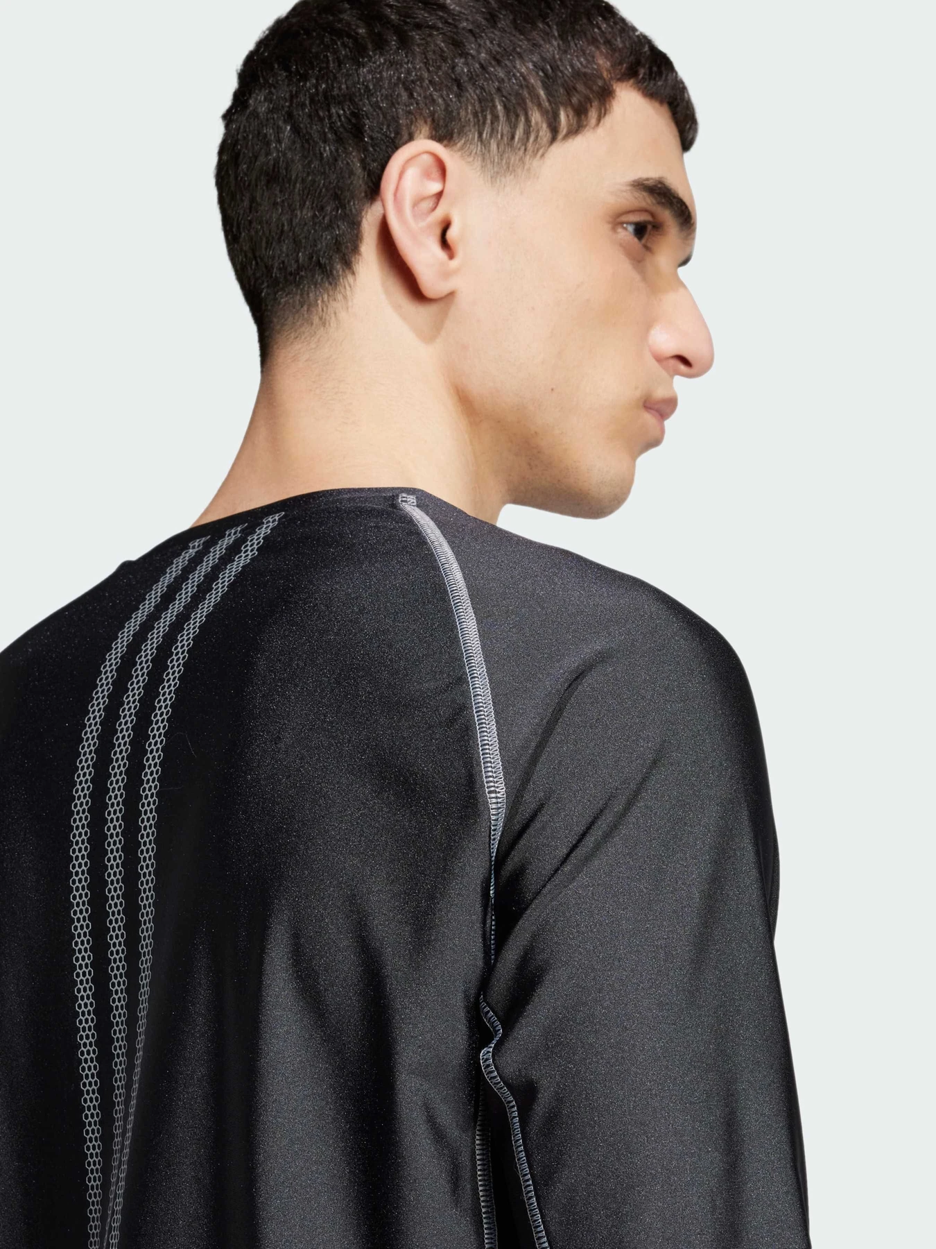 Худі та світшоти Adidas модель JC8870 Худі та світшоти Adidas модель JC8870 Фото