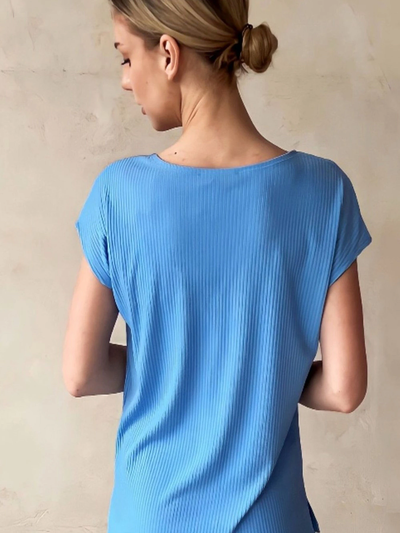 Футболки і поло LadyLike модель ll142870064-blakitnij Футболки і поло LadyLike модель ll142870064-blakitnij Фото